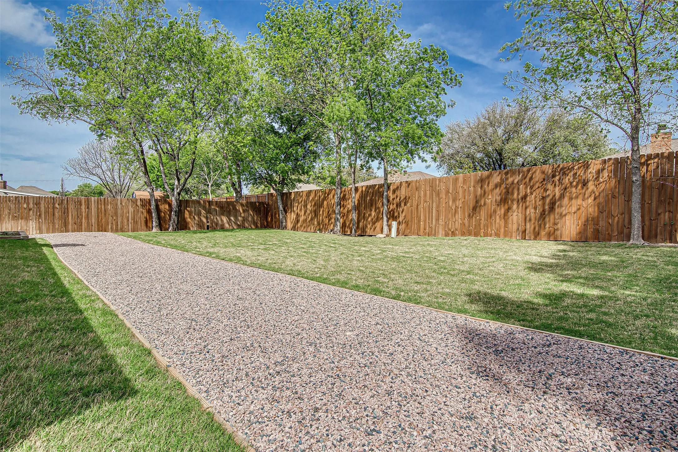Single Family Residence For Sale in Tarrant County , 6713 Inwood Drive, North Richland Hills, Texas 76182, 3 Bedroom, 2 Bathroom, 2 Garage spaces, 1,780 Sqft, built in 1986, mls#21224566, Real Estate Agent in North Richland Hills, Homes For Sale in Tarrant county, Homes For Sale in North Richland Hills, Realtor in North Richland Hills Texas, Real Estate Brokerage Independent Realty Texas, Luminita Cordes Realtor
