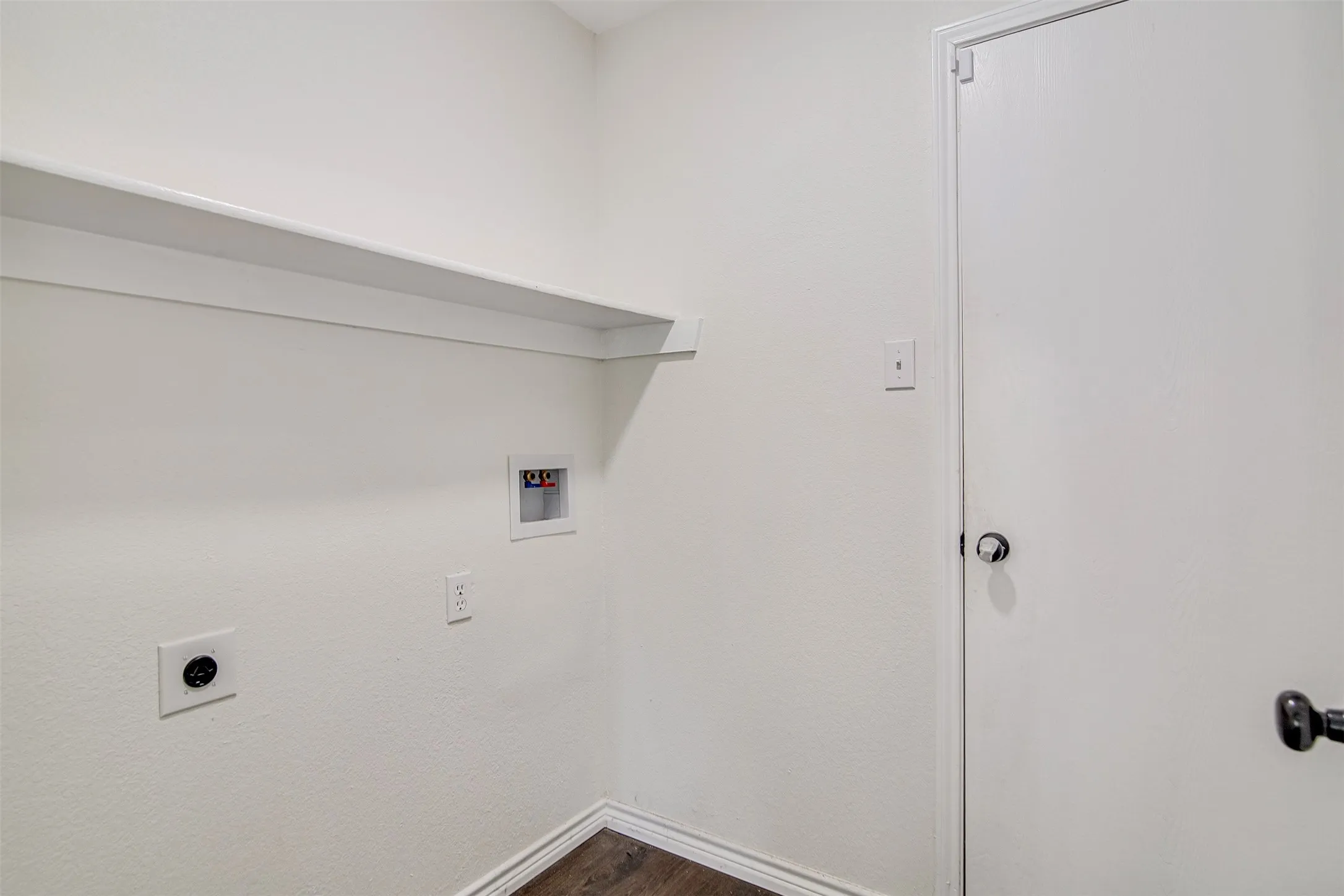 Single Family Residence For Sale in Tarrant County , 6713 Inwood Drive, North Richland Hills, Texas 76182, 3 Bedroom, 2 Bathroom, 2 Garage spaces, 1,780 Sqft, built in 1986, mls#21224566, Real Estate Agent in North Richland Hills, Homes For Sale in Tarrant county, Homes For Sale in North Richland Hills, Realtor in North Richland Hills Texas, Real Estate Brokerage Independent Realty Texas, Luminita Cordes Realtor