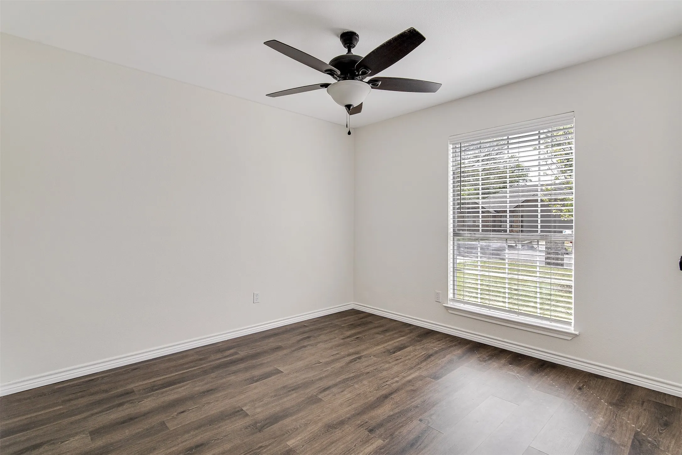 Single Family Residence For Sale in Tarrant County , 6713 Inwood Drive, North Richland Hills, Texas 76182, 3 Bedroom, 2 Bathroom, 2 Garage spaces, 1,780 Sqft, built in 1986, mls#21224566, Real Estate Agent in North Richland Hills, Homes For Sale in Tarrant county, Homes For Sale in North Richland Hills, Realtor in North Richland Hills Texas, Real Estate Brokerage Independent Realty Texas, Luminita Cordes Realtor