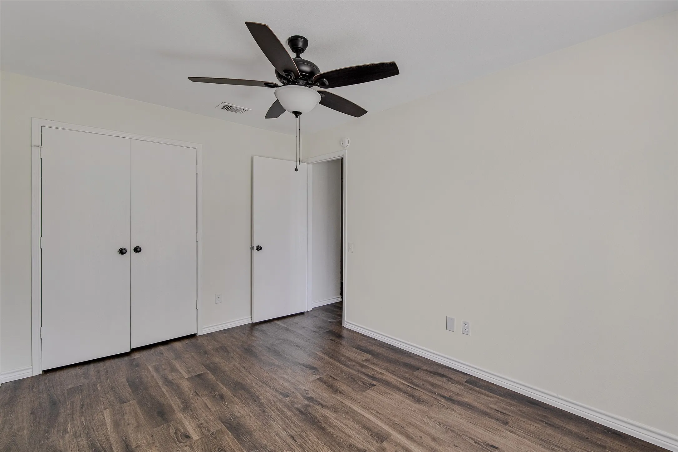 Single Family Residence For Sale in Tarrant County , 6713 Inwood Drive, North Richland Hills, Texas 76182, 3 Bedroom, 2 Bathroom, 2 Garage spaces, 1,780 Sqft, built in 1986, mls#21224566, Real Estate Agent in North Richland Hills, Homes For Sale in Tarrant county, Homes For Sale in North Richland Hills, Realtor in North Richland Hills Texas, Real Estate Brokerage Independent Realty Texas, Luminita Cordes Realtor