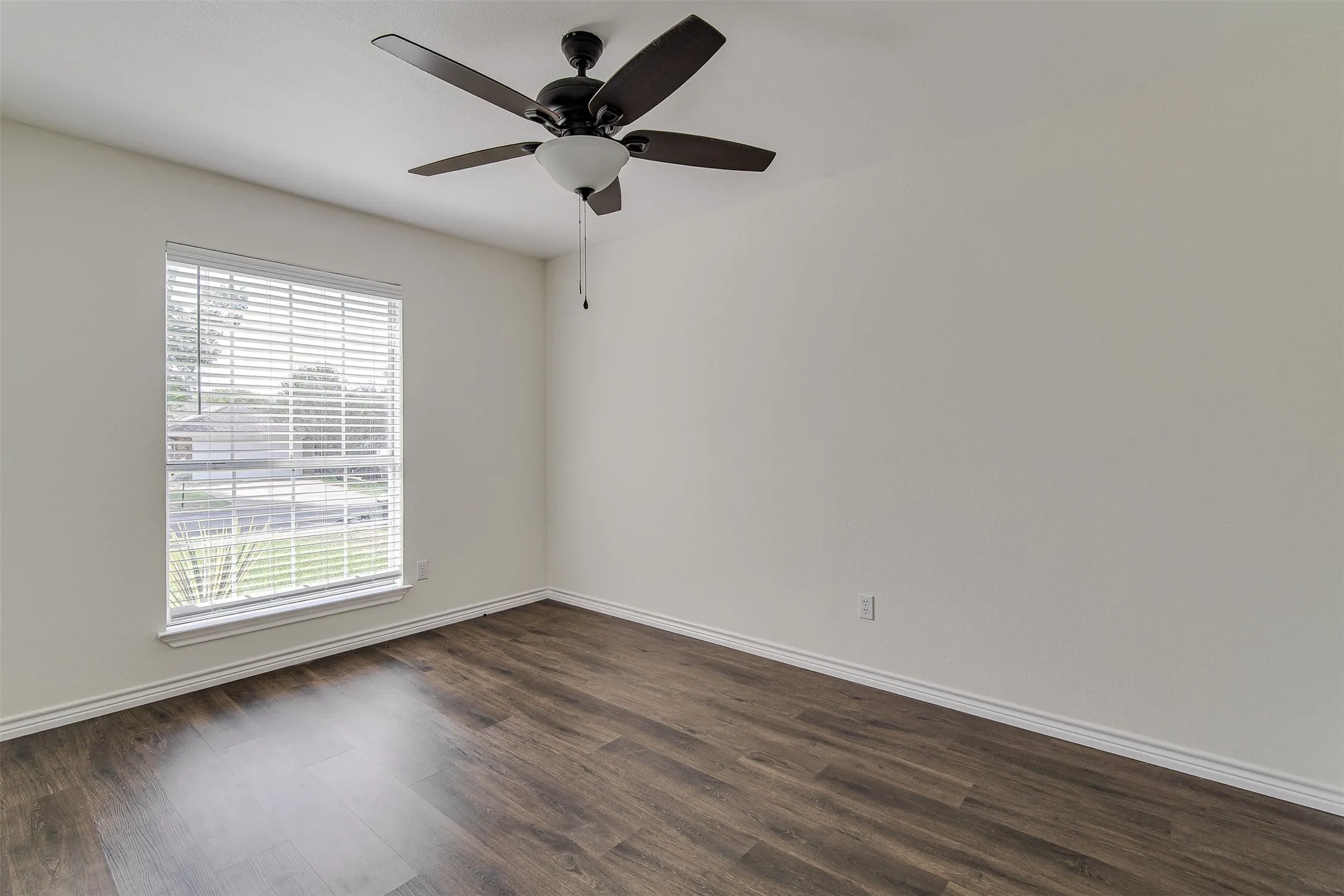 Single Family Residence For Sale in Tarrant County , 6713 Inwood Drive, North Richland Hills, Texas 76182, 3 Bedroom, 2 Bathroom, 2 Garage spaces, 1,780 Sqft, built in 1986, mls#21224566, Real Estate Agent in North Richland Hills, Homes For Sale in Tarrant county, Homes For Sale in North Richland Hills, Realtor in North Richland Hills Texas, Real Estate Brokerage Independent Realty Texas, Luminita Cordes Realtor
