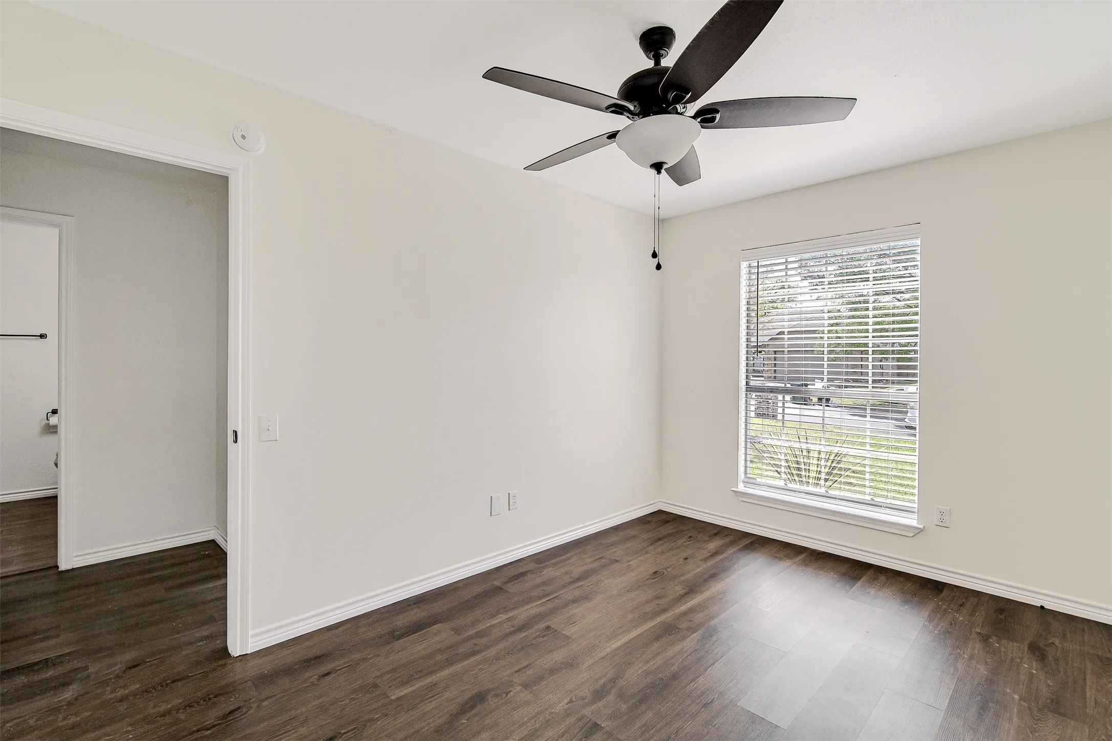 Single Family Residence For Sale in Tarrant County , 6713 Inwood Drive, North Richland Hills, Texas 76182, 3 Bedroom, 2 Bathroom, 2 Garage spaces, 1,780 Sqft, built in 1986, mls#21224566, Real Estate Agent in North Richland Hills, Homes For Sale in Tarrant county, Homes For Sale in North Richland Hills, Realtor in North Richland Hills Texas, Real Estate Brokerage Independent Realty Texas, Luminita Cordes Realtor