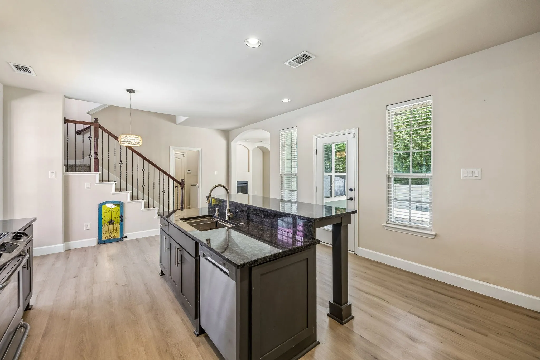 Single Family Residence For Sale in Denton County , 1000 Haley Court, Savannah, Texas 76227, 4 Bedroom, 3 Bathroom, 2 Garage spaces, 2,844 Sqft, built in 2010, Preowned, mls#21228684, Real Estate Agent in Savannah, Homes For Sale in Denton county, Homes For Sale in Savannah, Realtor in Savannah Texas, Real Estate Brokerage Independent Realty Texas, Luminita Cordes Realtor