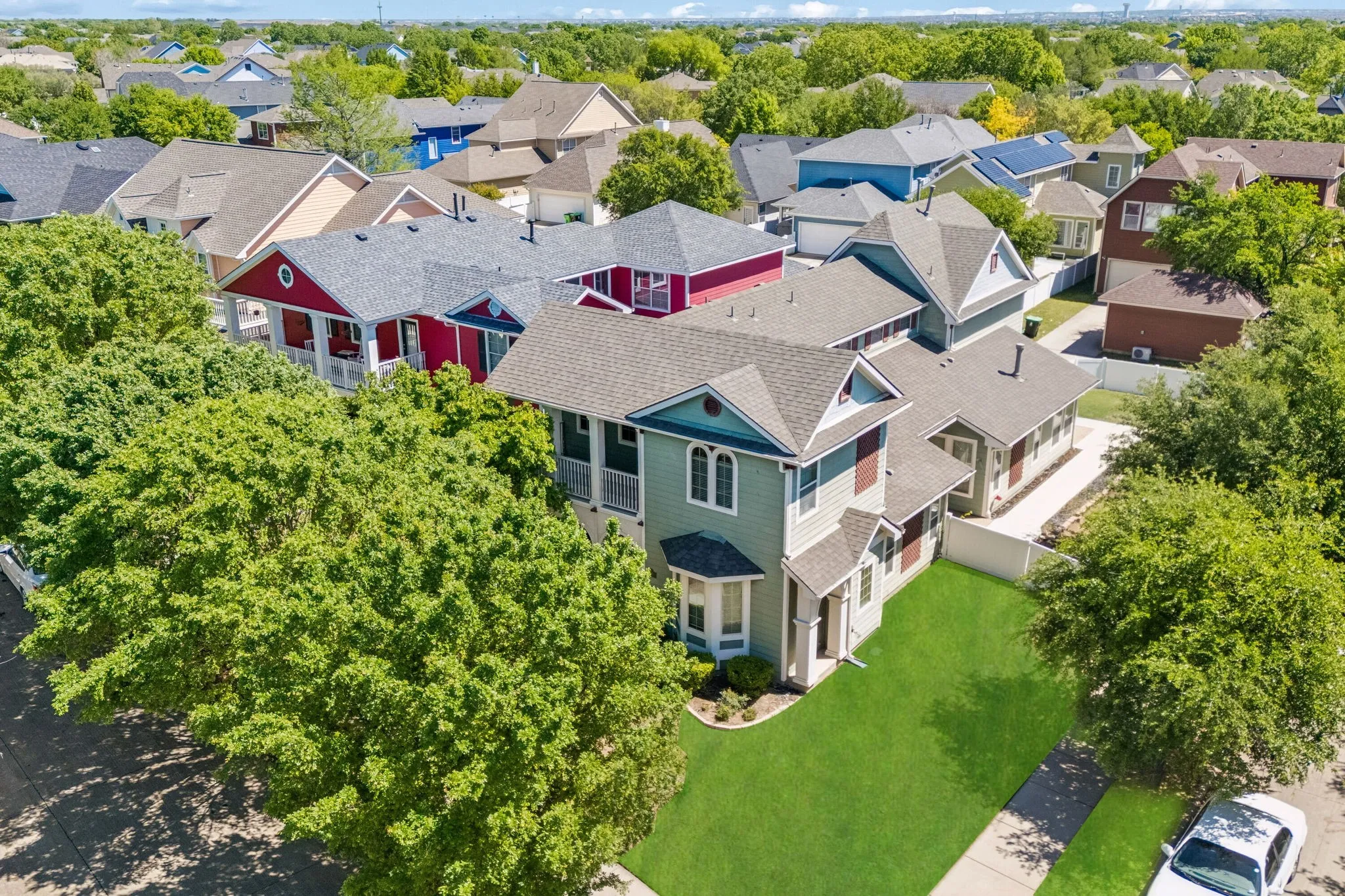 Single Family Residence For Sale in Denton County , 1000 Haley Court, Savannah, Texas 76227, 4 Bedroom, 3 Bathroom, 2 Garage spaces, 2,844 Sqft, built in 2010, Preowned, mls#21228684, Real Estate Agent in Savannah, Homes For Sale in Denton county, Homes For Sale in Savannah, Realtor in Savannah Texas, Real Estate Brokerage Independent Realty Texas, Luminita Cordes Realtor