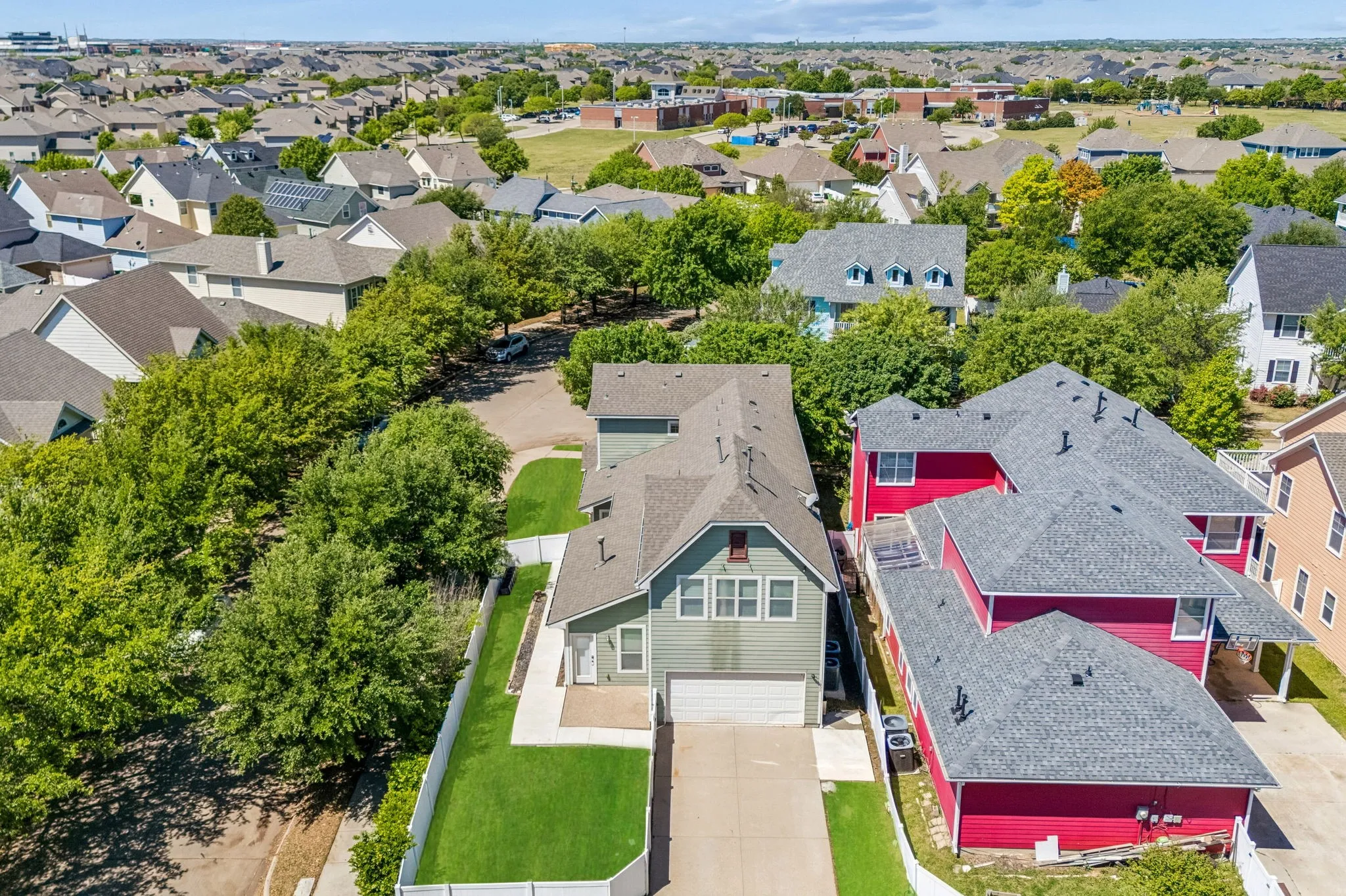 Single Family Residence For Sale in Denton County , 1000 Haley Court, Savannah, Texas 76227, 4 Bedroom, 3 Bathroom, 2 Garage spaces, 2,844 Sqft, built in 2010, Preowned, mls#21228684, Real Estate Agent in Savannah, Homes For Sale in Denton county, Homes For Sale in Savannah, Realtor in Savannah Texas, Real Estate Brokerage Independent Realty Texas, Luminita Cordes Realtor