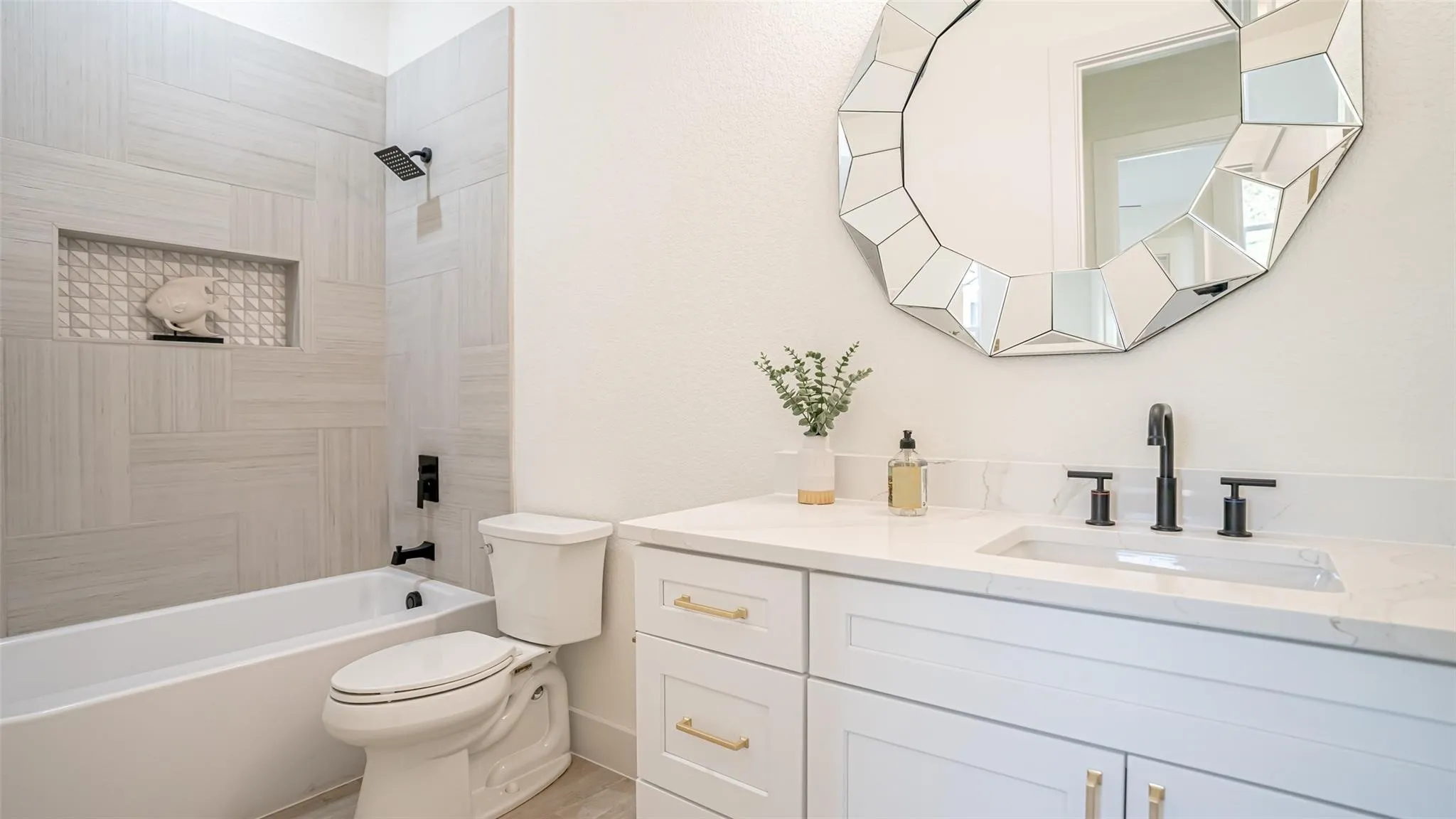 For Sale in Hood County , 5634, 5702, 5624 Barkridge & Van Horn Drive, Granbury, Texas 76048, 12 Bedrooms, 10 Bathrooms, 6 Garage spaces, 0 Sqft, built in 2025, New Construction - Complete, Price $999,000, mls#21228864, Real Estate Agent in Granbury, Homes For Sale in Hood county, Homes For Sale in Granbury, Realtor in Granbury Texas, Real Estate Brokerage Independent Realty Texas, Luminita Cordes Realtor