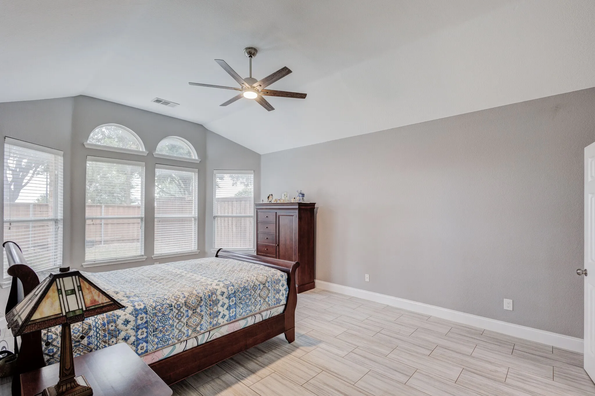 Single Family Residence For Sale in Collin County , 11687 Corsicana Drive, Frisco, Texas 75035, 5 Bedrooms, 4 Bathrooms, 2 Garage spaces, 4,042 Sqft, built in 2006, Preowned, Price $725,000, mls#21228892, Real Estate Agent in Frisco, Homes For Sale in Collin county, Homes For Sale in Frisco, Realtor in Frisco Texas, Real Estate Brokerage Independent Realty Texas, Luminita Cordes Realtor