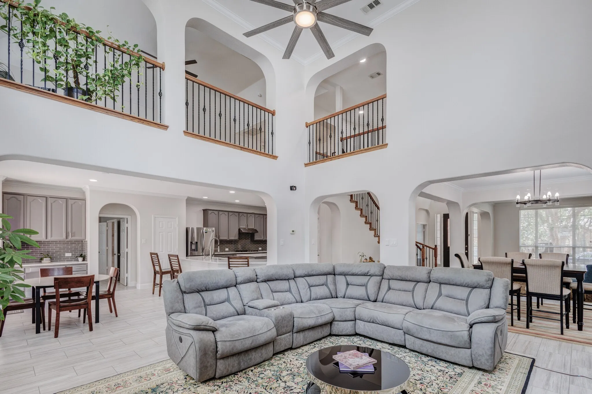 Single Family Residence For Sale in Collin County , 11687 Corsicana Drive, Frisco, Texas 75035, 5 Bedrooms, 4 Bathrooms, 2 Garage spaces, 4,042 Sqft, built in 2006, Preowned, Price $725,000, mls#21228892, Real Estate Agent in Frisco, Homes For Sale in Collin county, Homes For Sale in Frisco, Realtor in Frisco Texas, Real Estate Brokerage Independent Realty Texas, Luminita Cordes Realtor