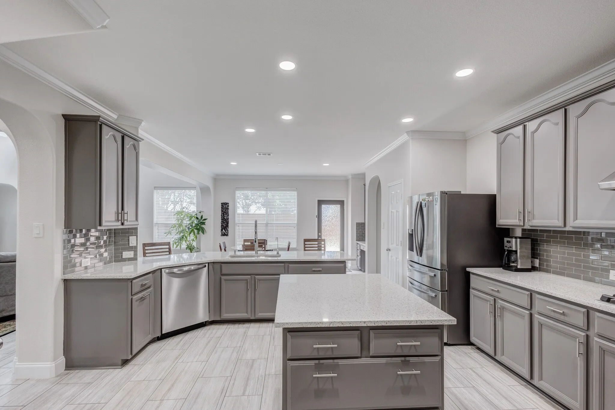 Single Family Residence For Sale in Collin County , 11687 Corsicana Drive, Frisco, Texas 75035, 5 Bedrooms, 4 Bathrooms, 2 Garage spaces, 4,042 Sqft, built in 2006, Preowned, Price $725,000, mls#21228892, Real Estate Agent in Frisco, Homes For Sale in Collin county, Homes For Sale in Frisco, Realtor in Frisco Texas, Real Estate Brokerage Independent Realty Texas, Luminita Cordes Realtor