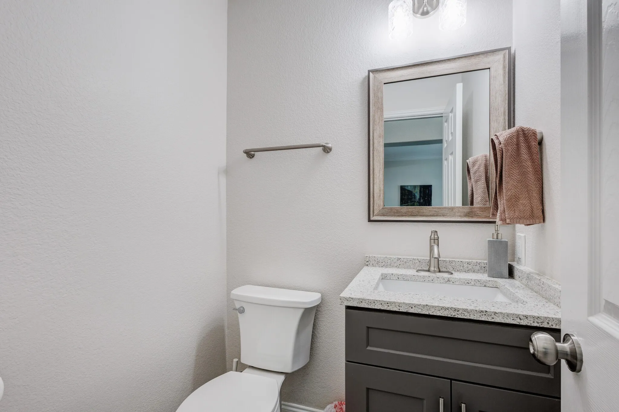 Single Family Residence For Sale in Collin County , 11687 Corsicana Drive, Frisco, Texas 75035, 5 Bedrooms, 4 Bathrooms, 2 Garage spaces, 4,042 Sqft, built in 2006, Preowned, Price $725,000, mls#21228892, Real Estate Agent in Frisco, Homes For Sale in Collin county, Homes For Sale in Frisco, Realtor in Frisco Texas, Real Estate Brokerage Independent Realty Texas, Luminita Cordes Realtor