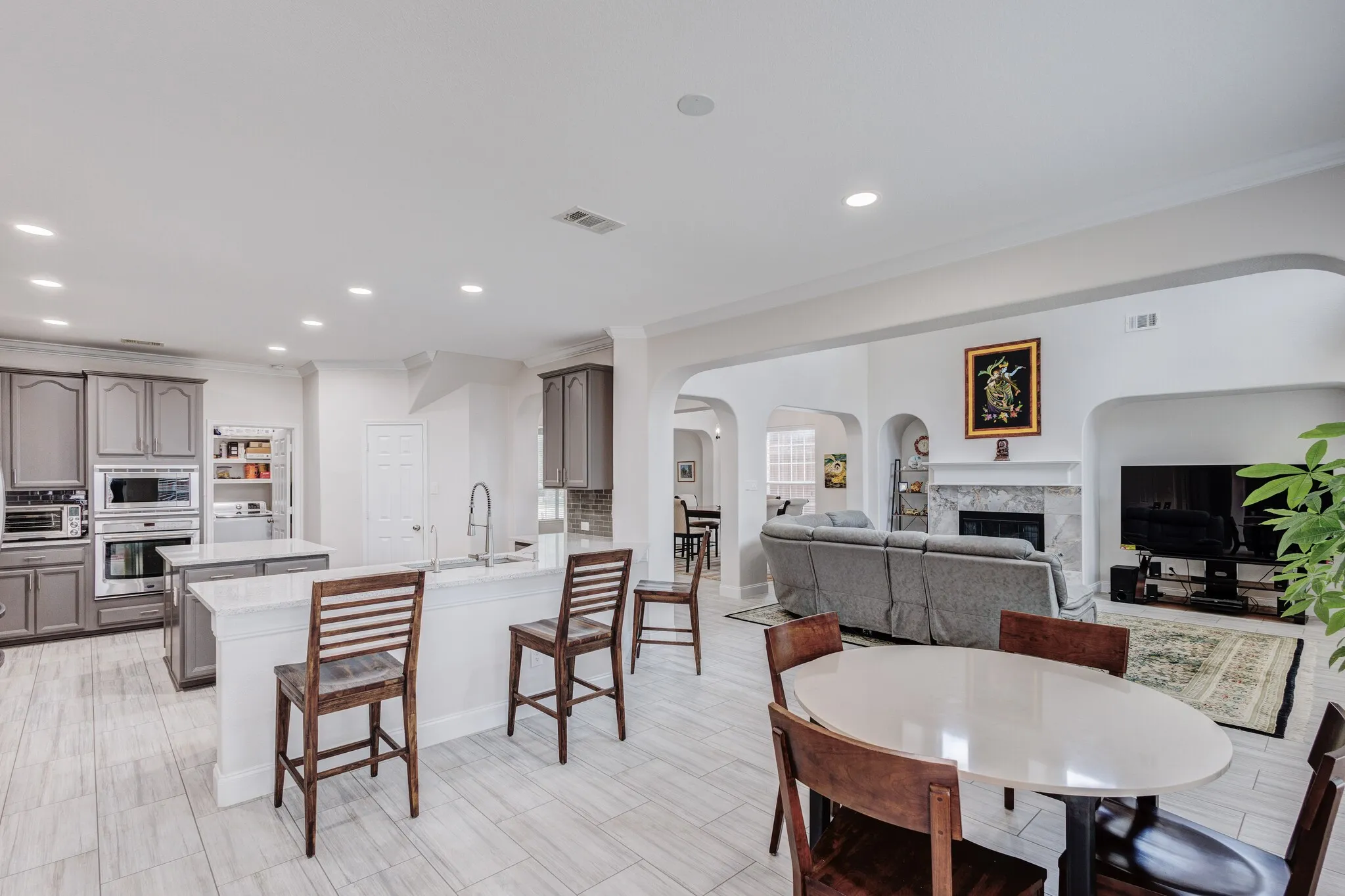 Single Family Residence For Sale in Collin County , 11687 Corsicana Drive, Frisco, Texas 75035, 5 Bedrooms, 4 Bathrooms, 2 Garage spaces, 4,042 Sqft, built in 2006, Preowned, Price $725,000, mls#21228892, Real Estate Agent in Frisco, Homes For Sale in Collin county, Homes For Sale in Frisco, Realtor in Frisco Texas, Real Estate Brokerage Independent Realty Texas, Luminita Cordes Realtor