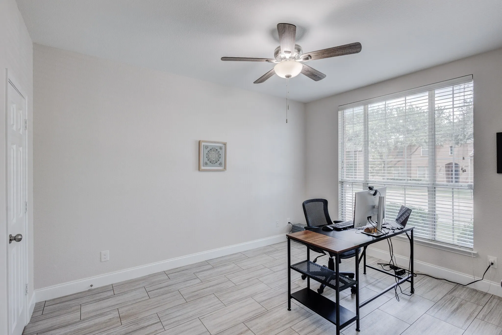 Single Family Residence For Sale in Collin County , 11687 Corsicana Drive, Frisco, Texas 75035, 5 Bedrooms, 4 Bathrooms, 2 Garage spaces, 4,042 Sqft, built in 2006, Preowned, Price $725,000, mls#21228892, Real Estate Agent in Frisco, Homes For Sale in Collin county, Homes For Sale in Frisco, Realtor in Frisco Texas, Real Estate Brokerage Independent Realty Texas, Luminita Cordes Realtor