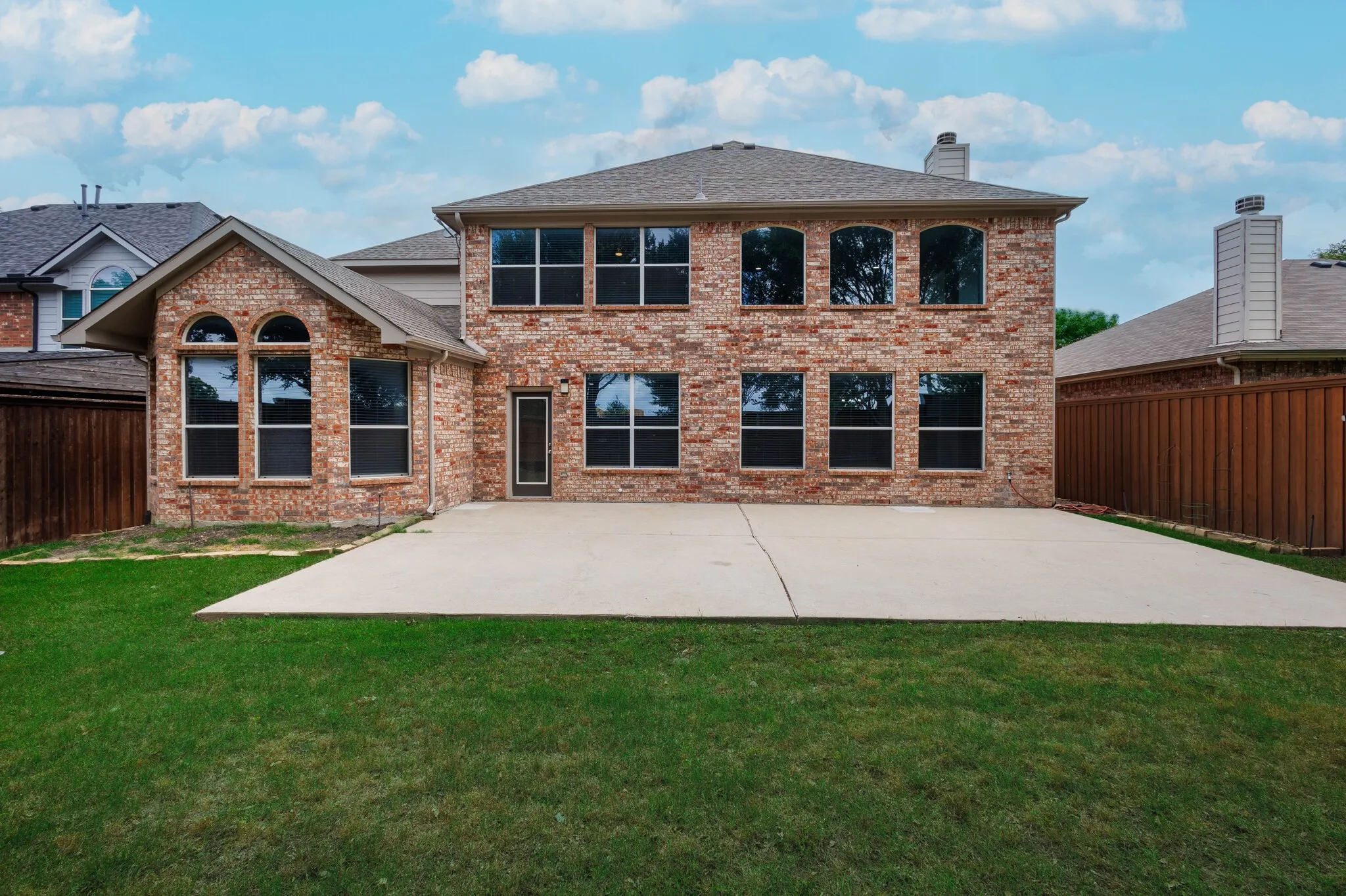 Single Family Residence For Sale in Collin County , 11687 Corsicana Drive, Frisco, Texas 75035, 5 Bedrooms, 4 Bathrooms, 2 Garage spaces, 4,042 Sqft, built in 2006, Preowned, Price $725,000, mls#21228892, Real Estate Agent in Frisco, Homes For Sale in Collin county, Homes For Sale in Frisco, Realtor in Frisco Texas, Real Estate Brokerage Independent Realty Texas, Luminita Cordes Realtor