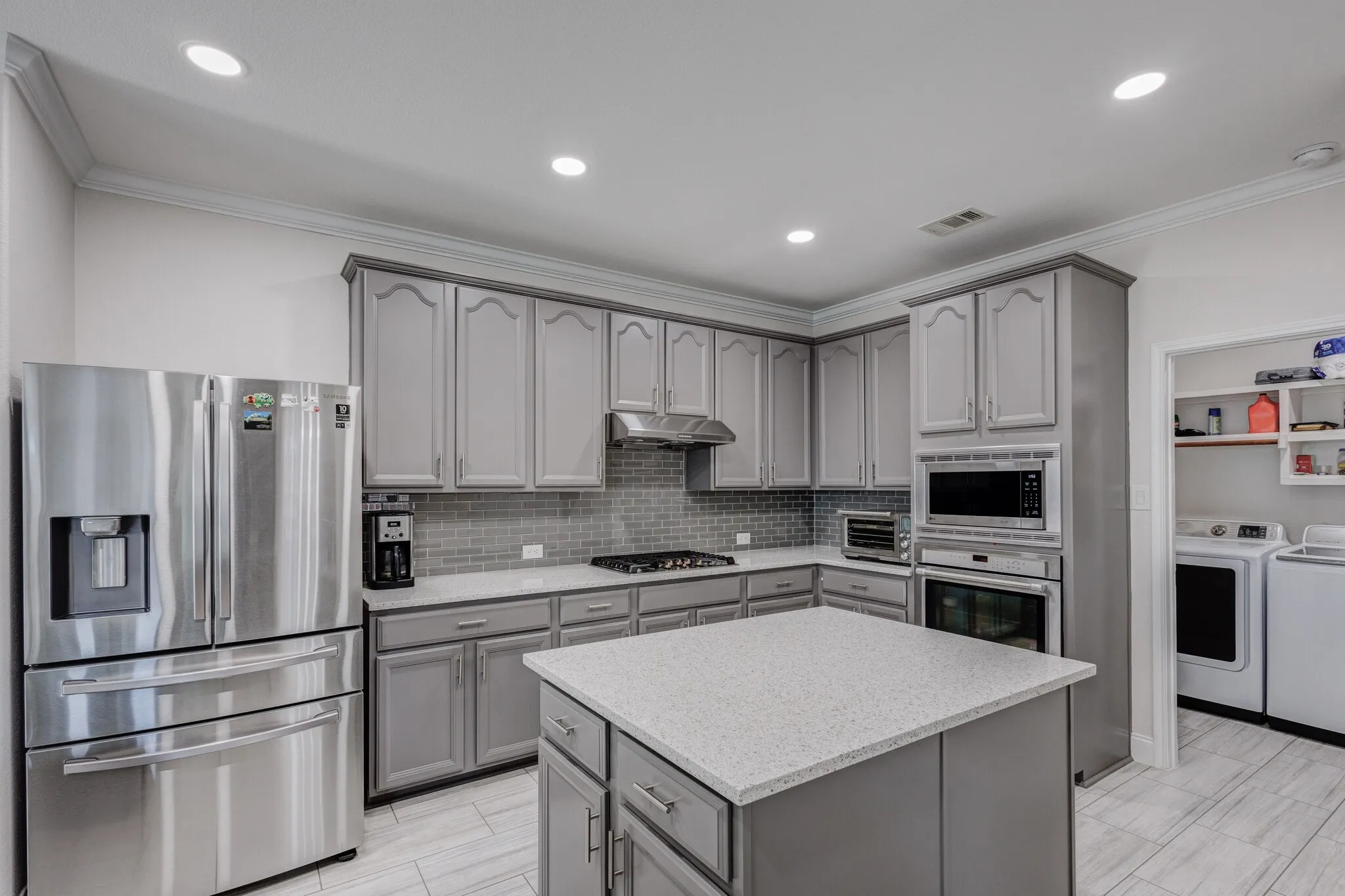 Single Family Residence For Sale in Collin County , 11687 Corsicana Drive, Frisco, Texas 75035, 5 Bedrooms, 4 Bathrooms, 2 Garage spaces, 4,042 Sqft, built in 2006, Preowned, Price $725,000, mls#21228892, Real Estate Agent in Frisco, Homes For Sale in Collin county, Homes For Sale in Frisco, Realtor in Frisco Texas, Real Estate Brokerage Independent Realty Texas, Luminita Cordes Realtor