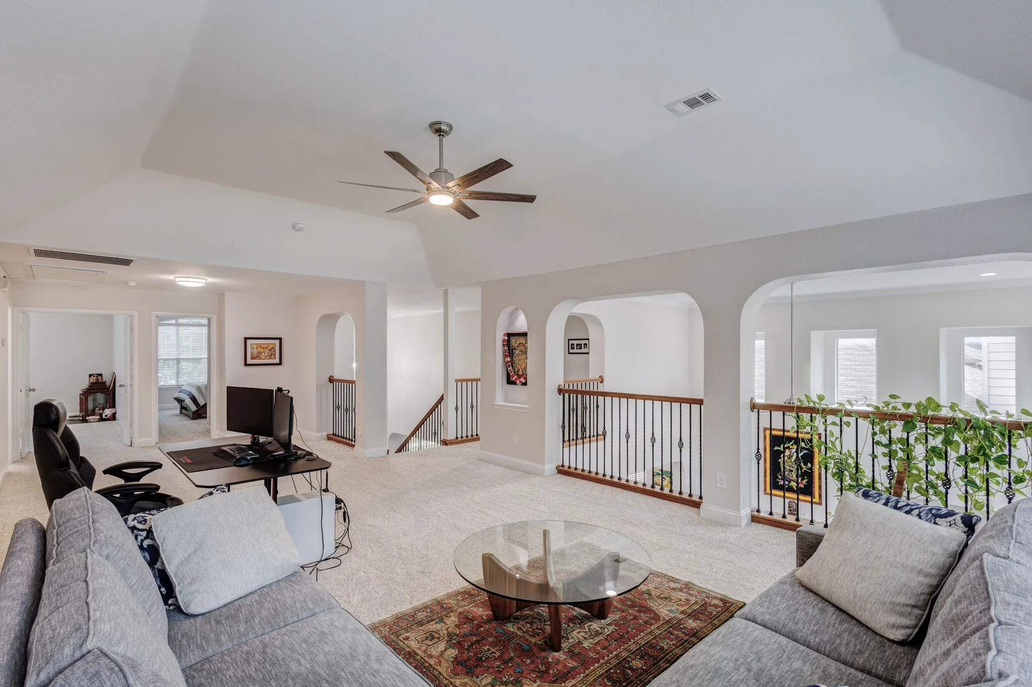 Single Family Residence For Sale in Collin County , 11687 Corsicana Drive, Frisco, Texas 75035, 5 Bedrooms, 4 Bathrooms, 2 Garage spaces, 4,042 Sqft, built in 2006, Preowned, Price $725,000, mls#21228892, Real Estate Agent in Frisco, Homes For Sale in Collin county, Homes For Sale in Frisco, Realtor in Frisco Texas, Real Estate Brokerage Independent Realty Texas, Luminita Cordes Realtor