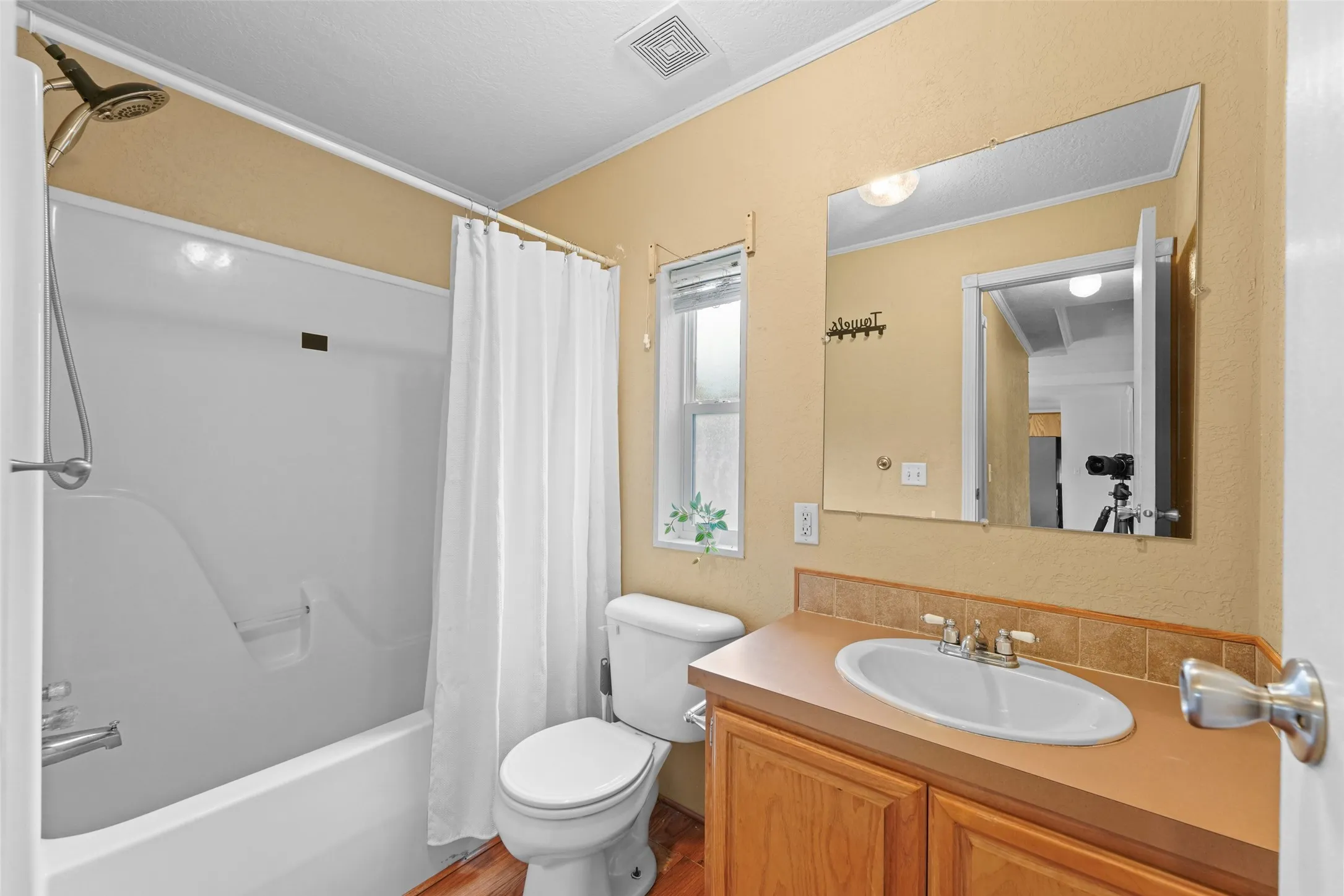 Mobile Home For Sale in Anderson County , 130 Private Road 6453, Palestine, Texas 75803, 3 Bedrooms, 3 Bathrooms, Garage spaces, 1,456 Sqft, built in 2006, Price $285,000, mls#21228897, Real Estate Agent in Palestine, Homes For Sale in Anderson county, Homes For Sale in Palestine, Realtor in Palestine Texas, Real Estate Brokerage Independent Realty Texas, Luminita Cordes Realtor