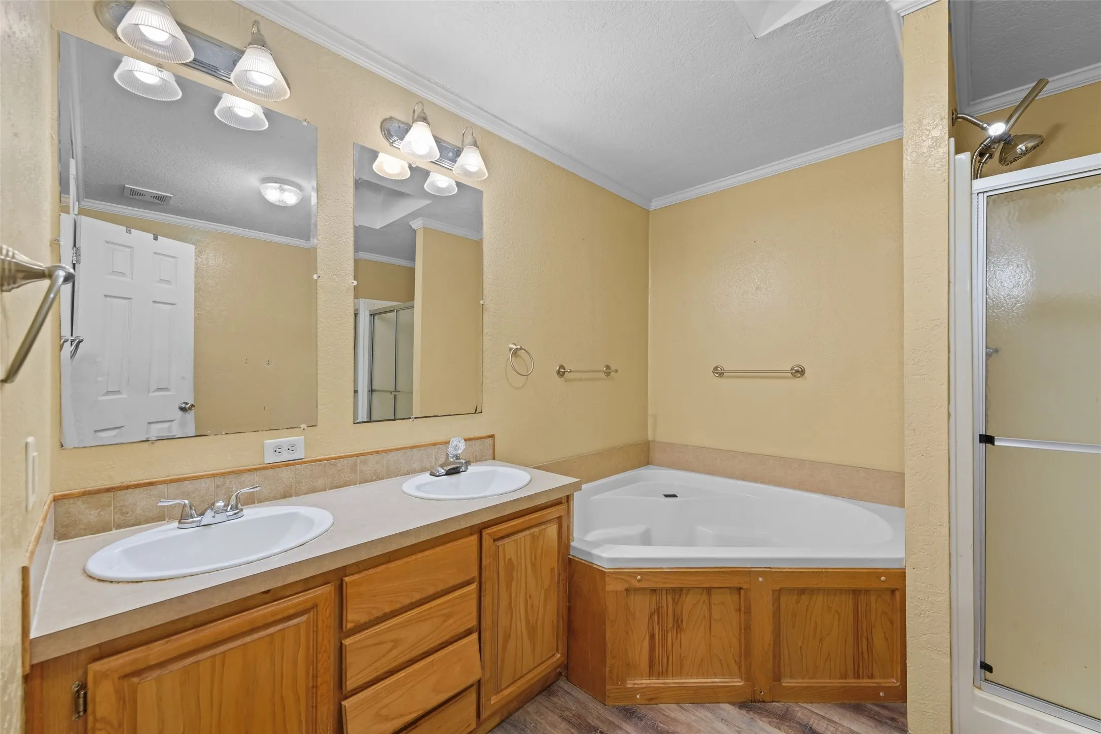 Mobile Home For Sale in Anderson County , 130 Private Road 6453, Palestine, Texas 75803, 3 Bedrooms, 3 Bathrooms, Garage spaces, 1,456 Sqft, built in 2006, Price $285,000, mls#21228897, Real Estate Agent in Palestine, Homes For Sale in Anderson county, Homes For Sale in Palestine, Realtor in Palestine Texas, Real Estate Brokerage Independent Realty Texas, Luminita Cordes Realtor