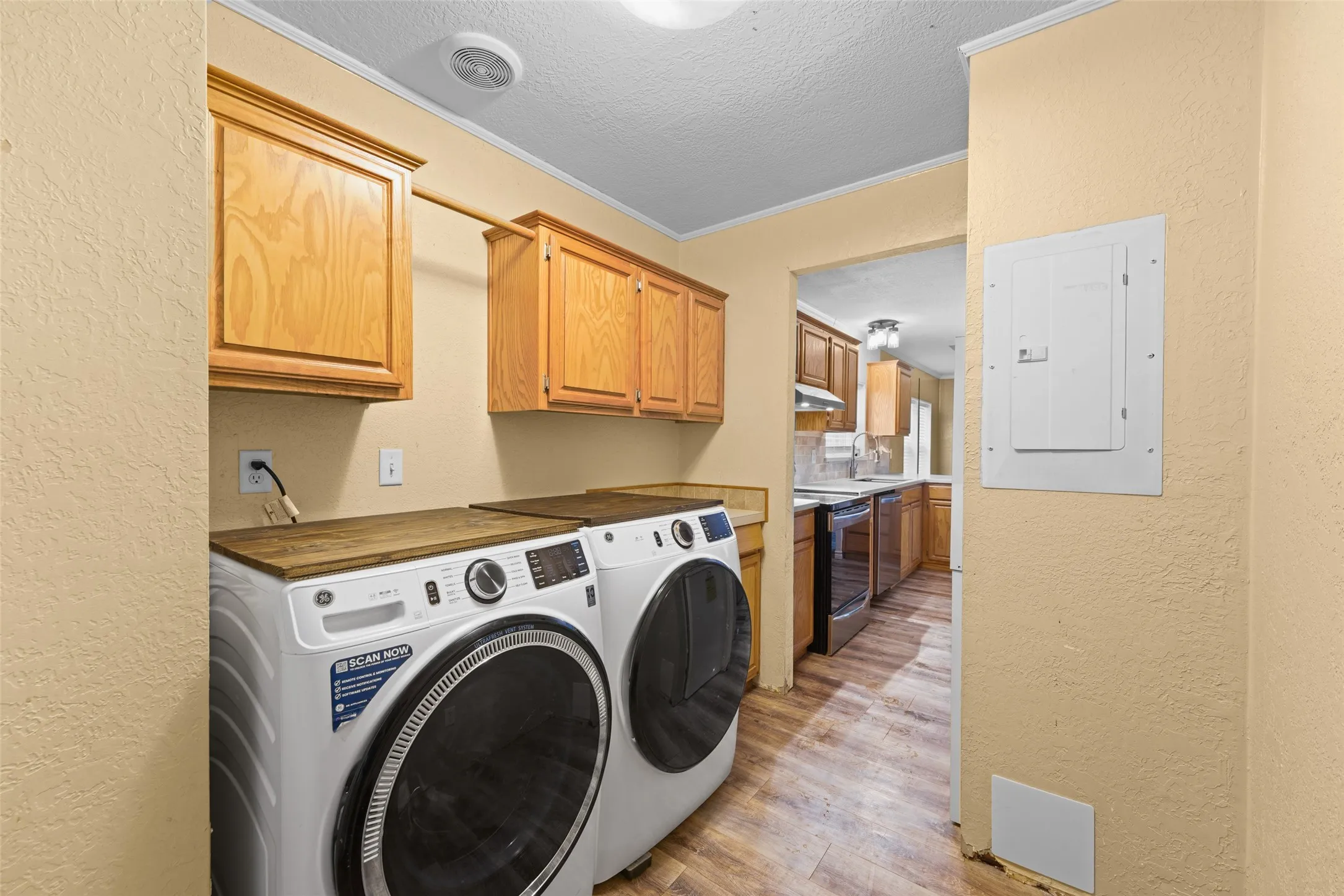 Mobile Home For Sale in Anderson County , 130 Private Road 6453, Palestine, Texas 75803, 3 Bedrooms, 3 Bathrooms, Garage spaces, 1,456 Sqft, built in 2006, Price $285,000, mls#21228897, Real Estate Agent in Palestine, Homes For Sale in Anderson county, Homes For Sale in Palestine, Realtor in Palestine Texas, Real Estate Brokerage Independent Realty Texas, Luminita Cordes Realtor
