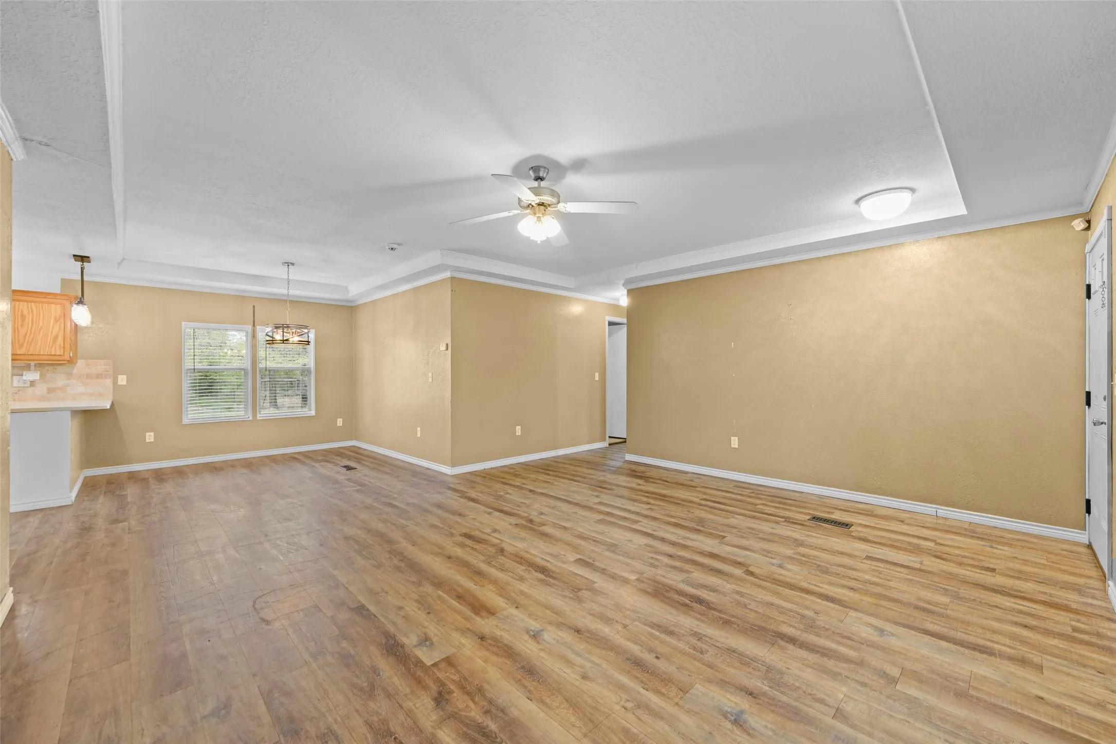 Mobile Home For Sale in Anderson County , 130 Private Road 6453, Palestine, Texas 75803, 3 Bedrooms, 3 Bathrooms, Garage spaces, 1,456 Sqft, built in 2006, Price $285,000, mls#21228897, Real Estate Agent in Palestine, Homes For Sale in Anderson county, Homes For Sale in Palestine, Realtor in Palestine Texas, Real Estate Brokerage Independent Realty Texas, Luminita Cordes Realtor