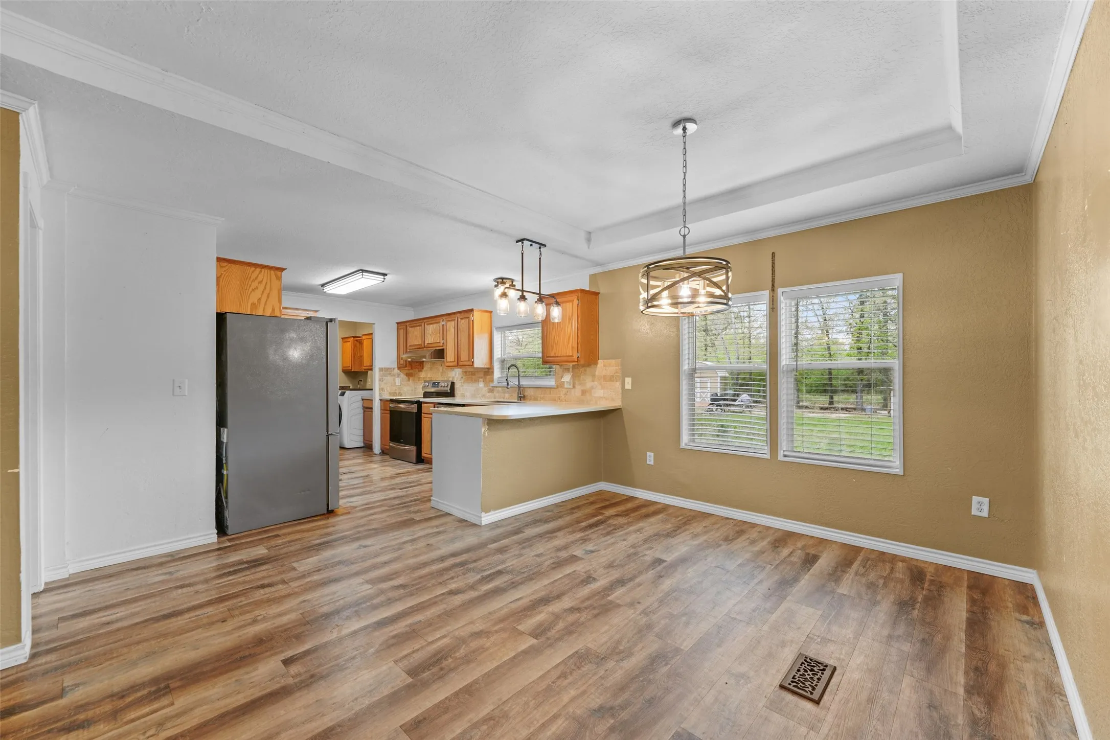 Mobile Home For Sale in Anderson County , 130 Private Road 6453, Palestine, Texas 75803, 3 Bedrooms, 3 Bathrooms, Garage spaces, 1,456 Sqft, built in 2006, Price $285,000, mls#21228897, Real Estate Agent in Palestine, Homes For Sale in Anderson county, Homes For Sale in Palestine, Realtor in Palestine Texas, Real Estate Brokerage Independent Realty Texas, Luminita Cordes Realtor
