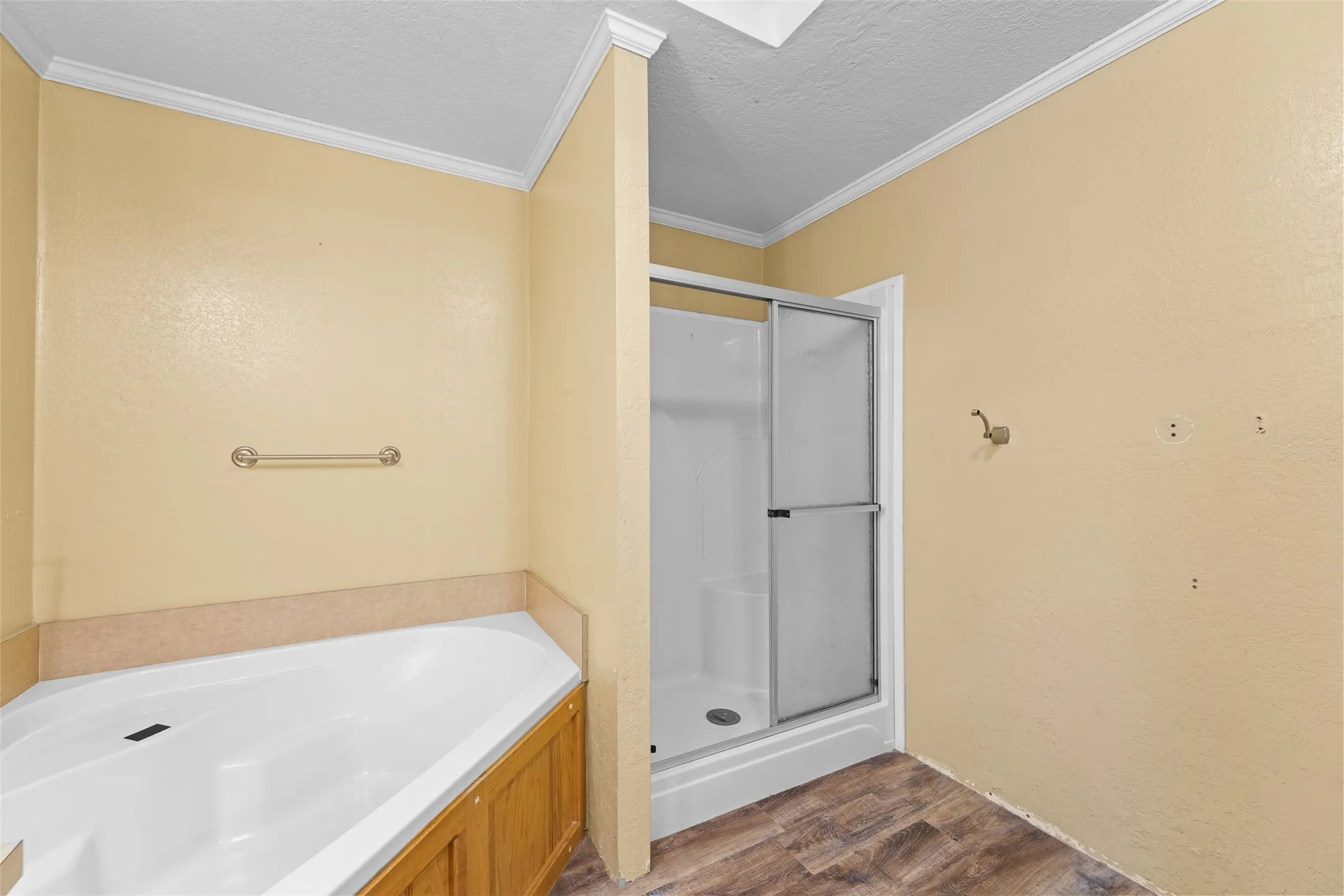 Mobile Home For Sale in Anderson County , 130 Private Road 6453, Palestine, Texas 75803, 3 Bedrooms, 3 Bathrooms, Garage spaces, 1,456 Sqft, built in 2006, Price $285,000, mls#21228897, Real Estate Agent in Palestine, Homes For Sale in Anderson county, Homes For Sale in Palestine, Realtor in Palestine Texas, Real Estate Brokerage Independent Realty Texas, Luminita Cordes Realtor