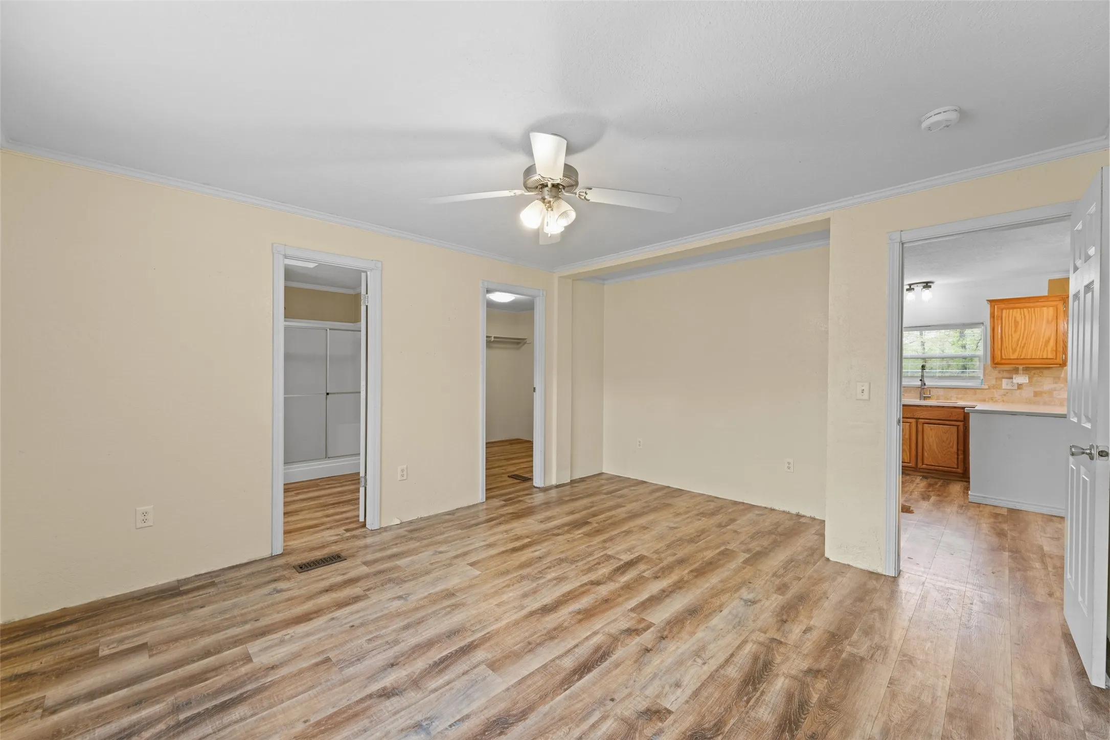 Mobile Home For Sale in Anderson County , 130 Private Road 6453, Palestine, Texas 75803, 3 Bedrooms, 3 Bathrooms, Garage spaces, 1,456 Sqft, built in 2006, Price $285,000, mls#21228897, Real Estate Agent in Palestine, Homes For Sale in Anderson county, Homes For Sale in Palestine, Realtor in Palestine Texas, Real Estate Brokerage Independent Realty Texas, Luminita Cordes Realtor