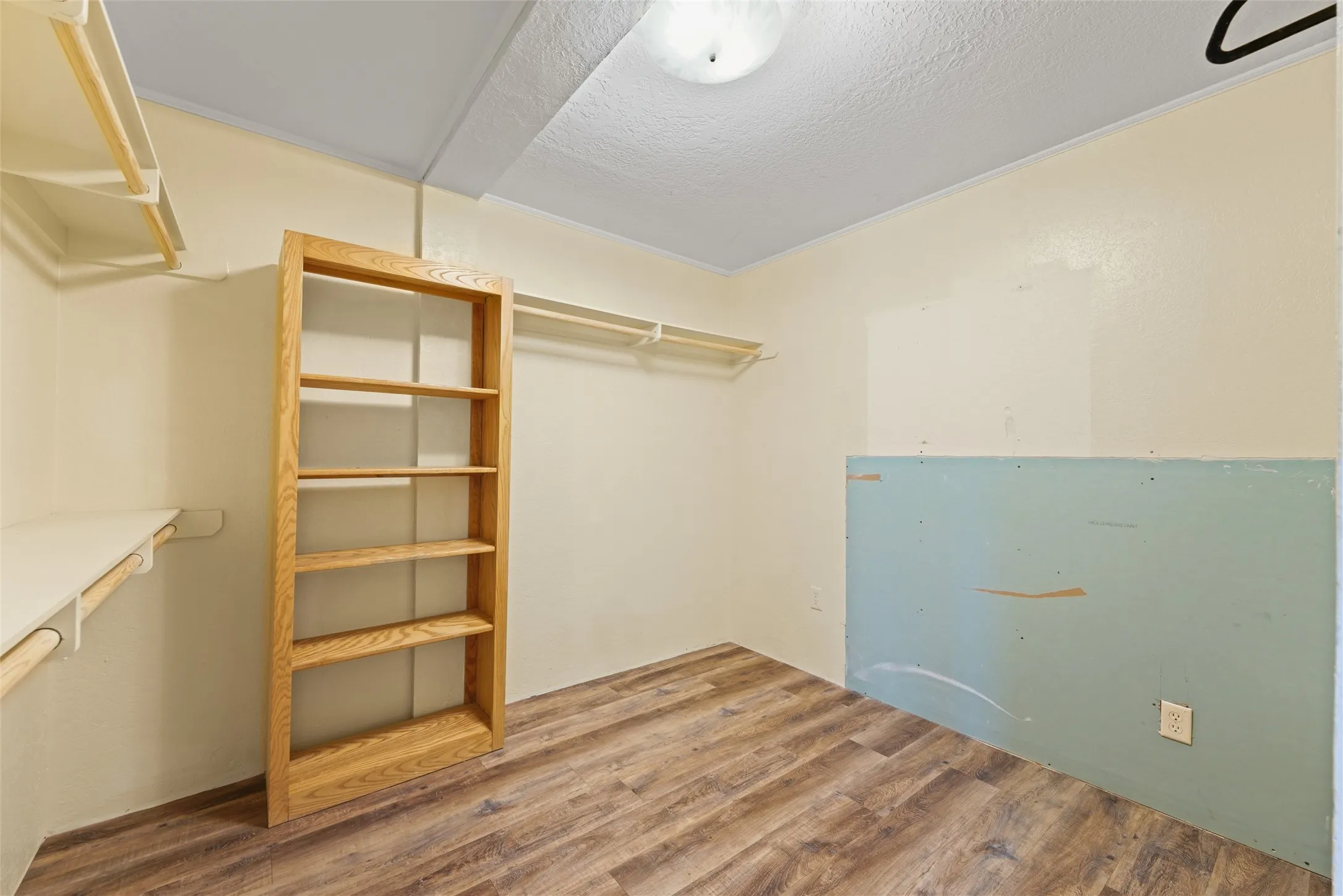 Mobile Home For Sale in Anderson County , 130 Private Road 6453, Palestine, Texas 75803, 3 Bedrooms, 3 Bathrooms, Garage spaces, 1,456 Sqft, built in 2006, Price $285,000, mls#21228897, Real Estate Agent in Palestine, Homes For Sale in Anderson county, Homes For Sale in Palestine, Realtor in Palestine Texas, Real Estate Brokerage Independent Realty Texas, Luminita Cordes Realtor