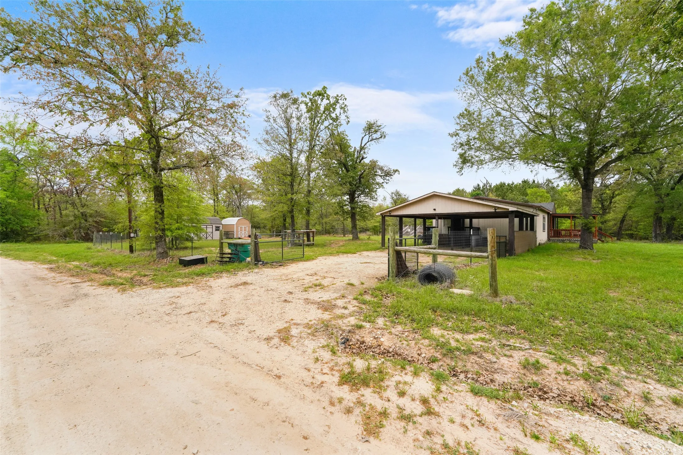 Mobile Home For Sale in Anderson County , 130 Private Road 6453, Palestine, Texas 75803, 3 Bedrooms, 3 Bathrooms, Garage spaces, 1,456 Sqft, built in 2006, Price $285,000, mls#21228897, Real Estate Agent in Palestine, Homes For Sale in Anderson county, Homes For Sale in Palestine, Realtor in Palestine Texas, Real Estate Brokerage Independent Realty Texas, Luminita Cordes Realtor