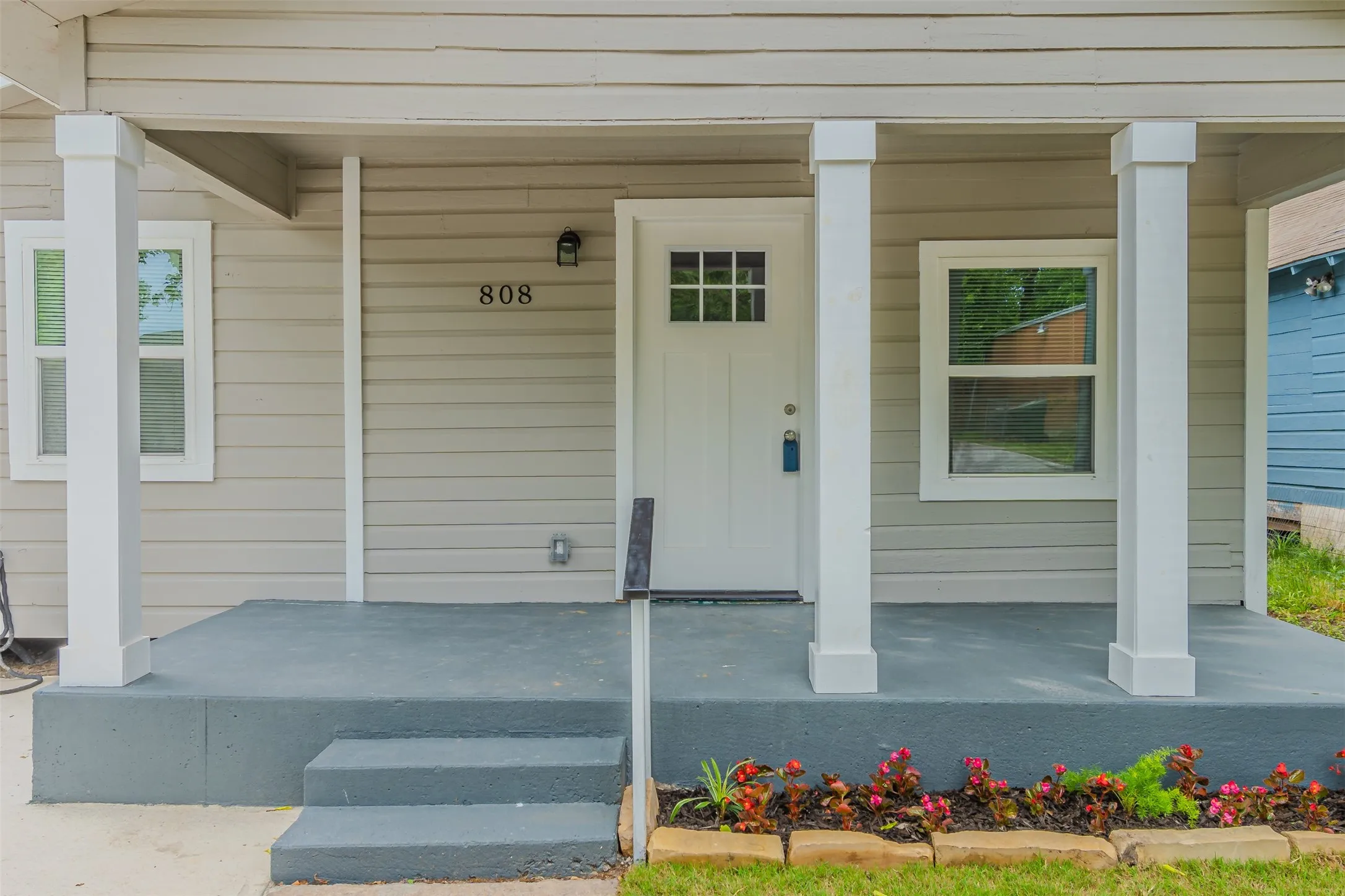 Doorway to property with a porch