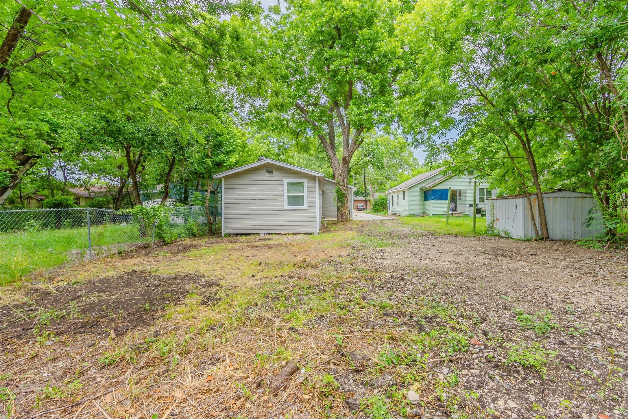 View of yard with a shed