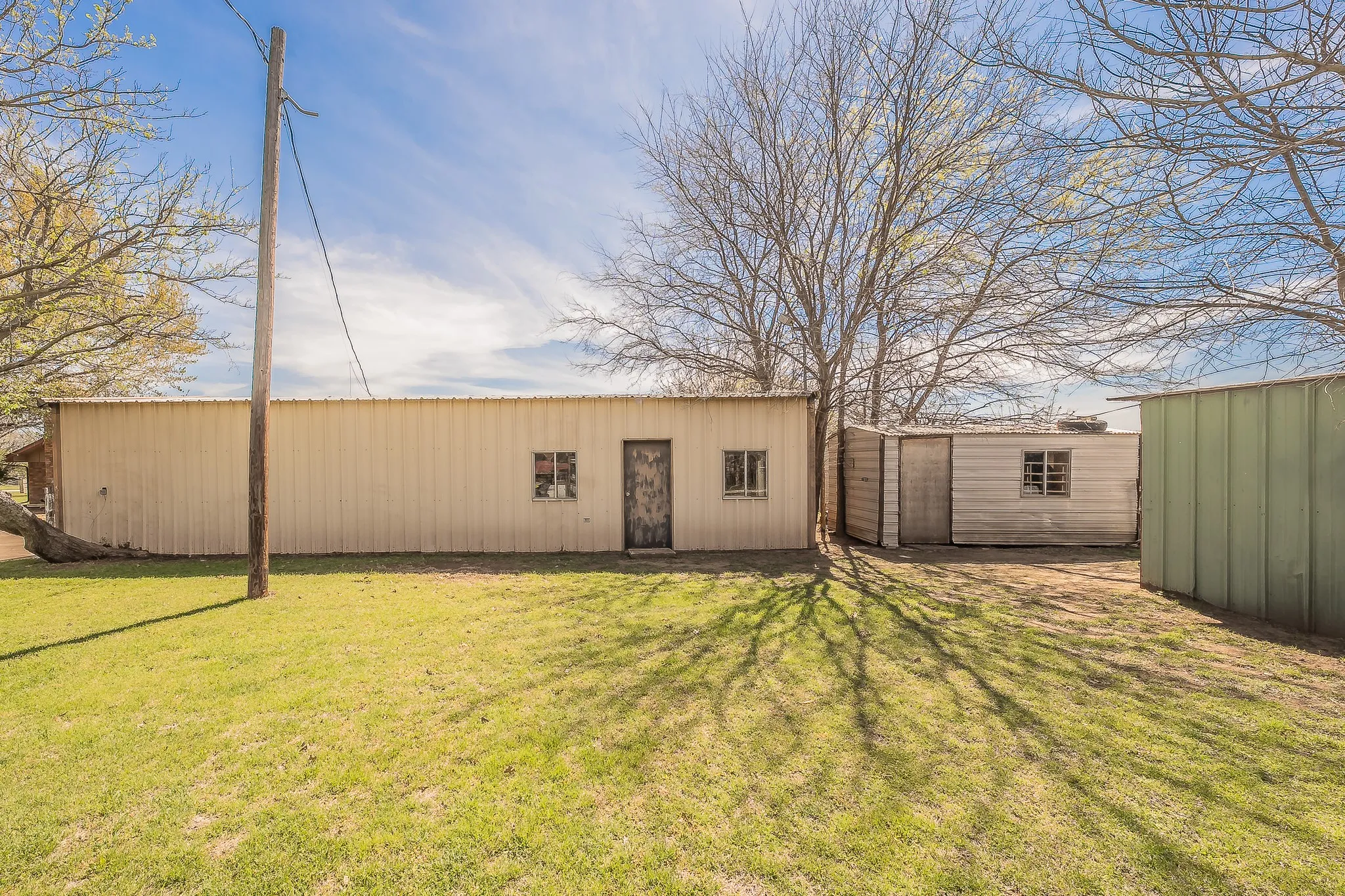 Single Family Residence For Sale in Tarrant County , 11485 Ridgeview Circle, Fort Worth, Texas 76244, 3 Bedrooms, 3 Bathrooms, 2 Garage spaces, 2,615 Sqft, built in 1977, Preowned, Price $850,000, mls#21228851, Real Estate Agent in Fort Worth, Homes For Sale in Tarrant county, Homes For Sale in Fort Worth, Realtor in Fort Worth Texas, Real Estate Brokerage Independent Realty Texas, Luminita Cordes Realtor