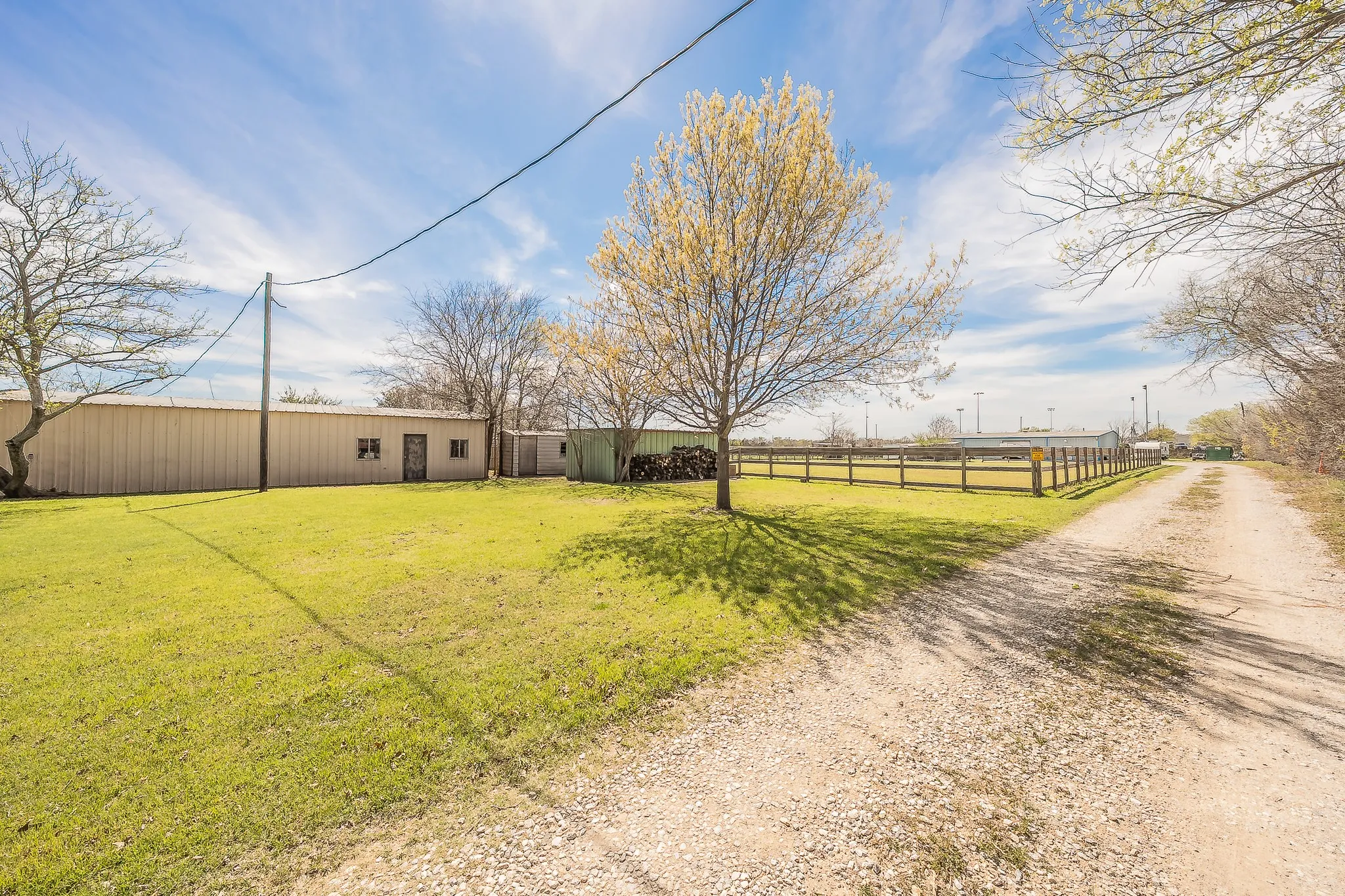 2nd driveway to back acreage