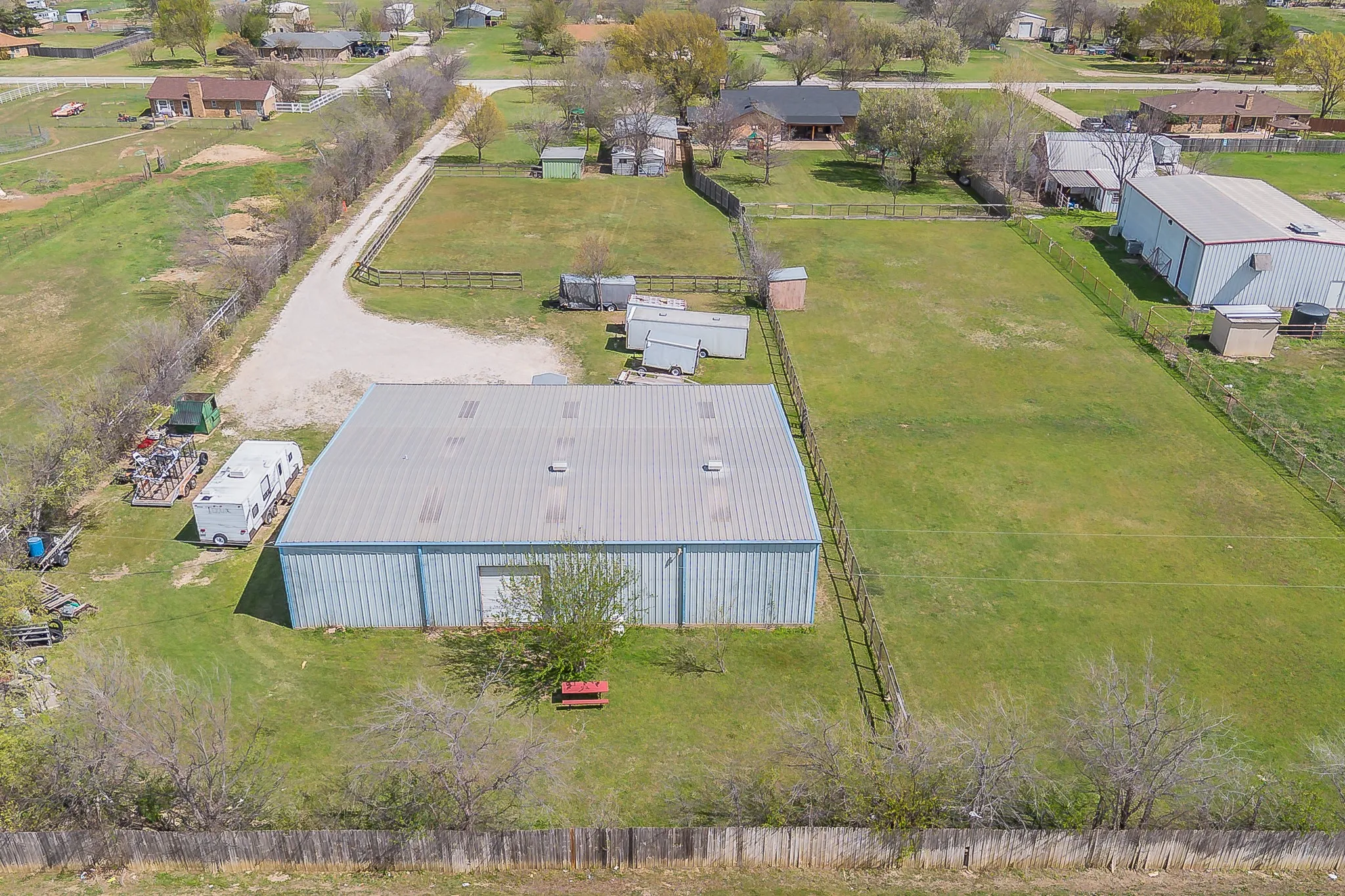 Single Family Residence For Sale in Tarrant County , 11485 Ridgeview Circle, Fort Worth, Texas 76244, 3 Bedrooms, 3 Bathrooms, 2 Garage spaces, 2,615 Sqft, built in 1977, Preowned, Price $850,000, mls#21228851, Real Estate Agent in Fort Worth, Homes For Sale in Tarrant county, Homes For Sale in Fort Worth, Realtor in Fort Worth Texas, Real Estate Brokerage Independent Realty Texas, Luminita Cordes Realtor