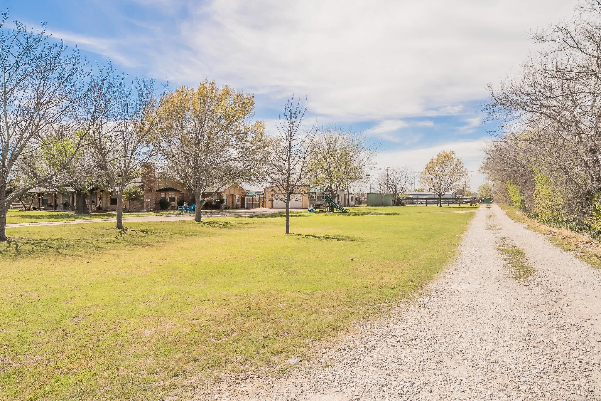 2nd driveway to back acreage
