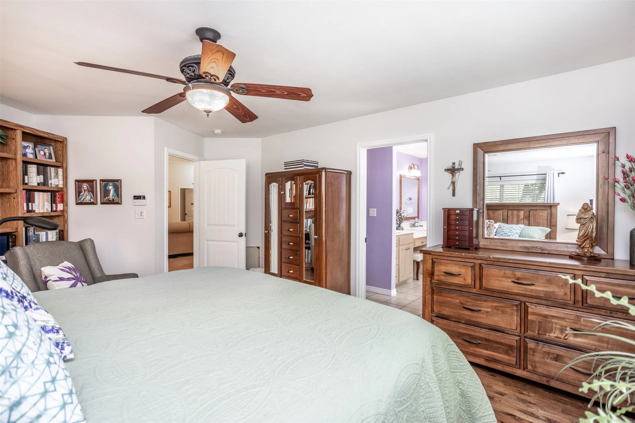 Single Family Residence For Sale in Grayson County , 116 Ashlyn Court, Whitesboro, Texas 76273, 3 Bedroom, 2 Bathroom, 2 Garage spaces, 1,970 Sqft, built in 2006, Preowned, mls#21228696, Real Estate Agent in Whitesboro, Homes For Sale in Grayson county, Homes For Sale in Whitesboro, Realtor in Whitesboro Texas, Real Estate Brokerage Independent Realty Texas, Luminita Cordes Realtor
