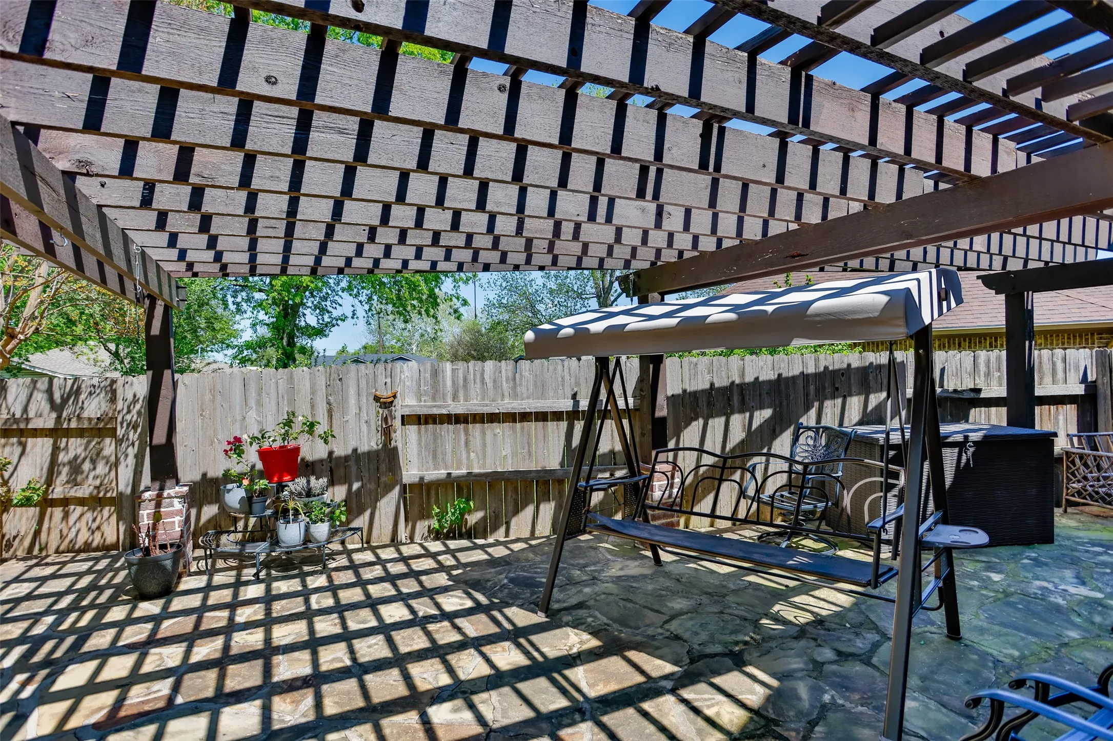 Single Family Residence For Sale in Grayson County , 116 Ashlyn Court, Whitesboro, Texas 76273, 3 Bedroom, 2 Bathroom, 2 Garage spaces, 1,970 Sqft, built in 2006, Preowned, mls#21228696, Real Estate Agent in Whitesboro, Homes For Sale in Grayson county, Homes For Sale in Whitesboro, Realtor in Whitesboro Texas, Real Estate Brokerage Independent Realty Texas, Luminita Cordes Realtor