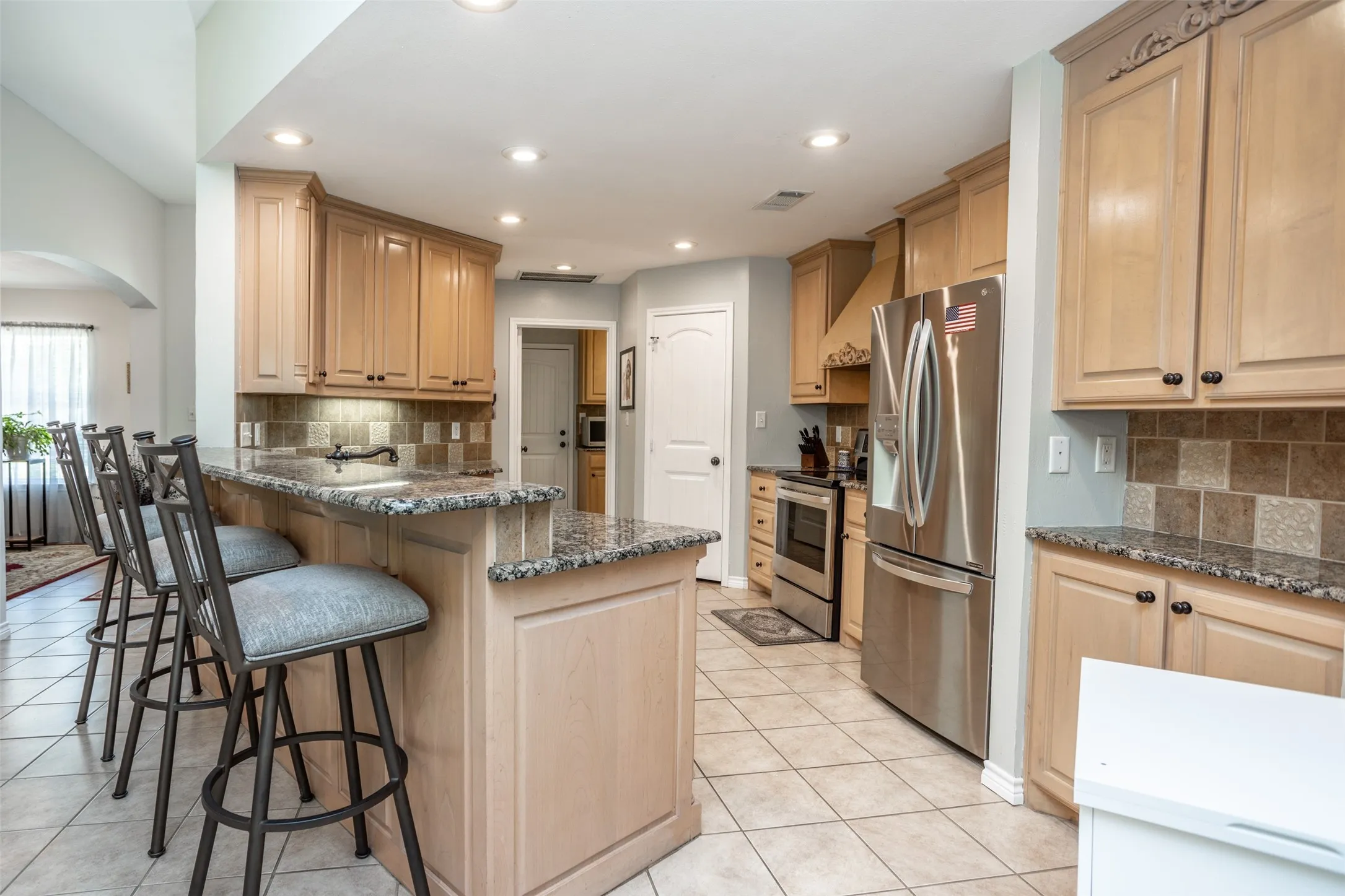 Single Family Residence For Sale in Grayson County , 116 Ashlyn Court, Whitesboro, Texas 76273, 3 Bedroom, 2 Bathroom, 2 Garage spaces, 1,970 Sqft, built in 2006, Preowned, mls#21228696, Real Estate Agent in Whitesboro, Homes For Sale in Grayson county, Homes For Sale in Whitesboro, Realtor in Whitesboro Texas, Real Estate Brokerage Independent Realty Texas, Luminita Cordes Realtor