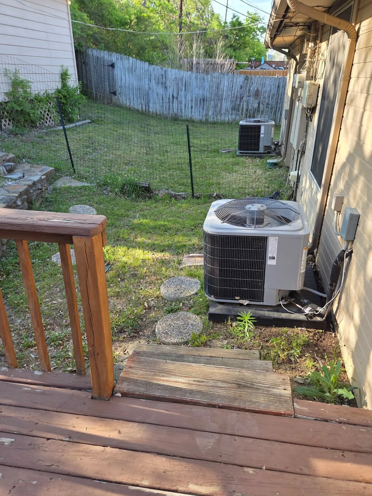 Townhouse For Rent in Grayson County , 1500 N Grant Drive A, Sherman, Texas 75092, 3 Bedroom, 2 Bathroom, 1 Garage spaces, 1,874 Sqft, built in 1986, Preowned, mls#21228938, Real Estate Agent in Sherman, Homes For Rent in Grayson county, Homes For Rent in Sherman, Realtor in Sherman Texas, Real Estate Brokerage Independent Realty Texas, Luminita Cordes Realtor