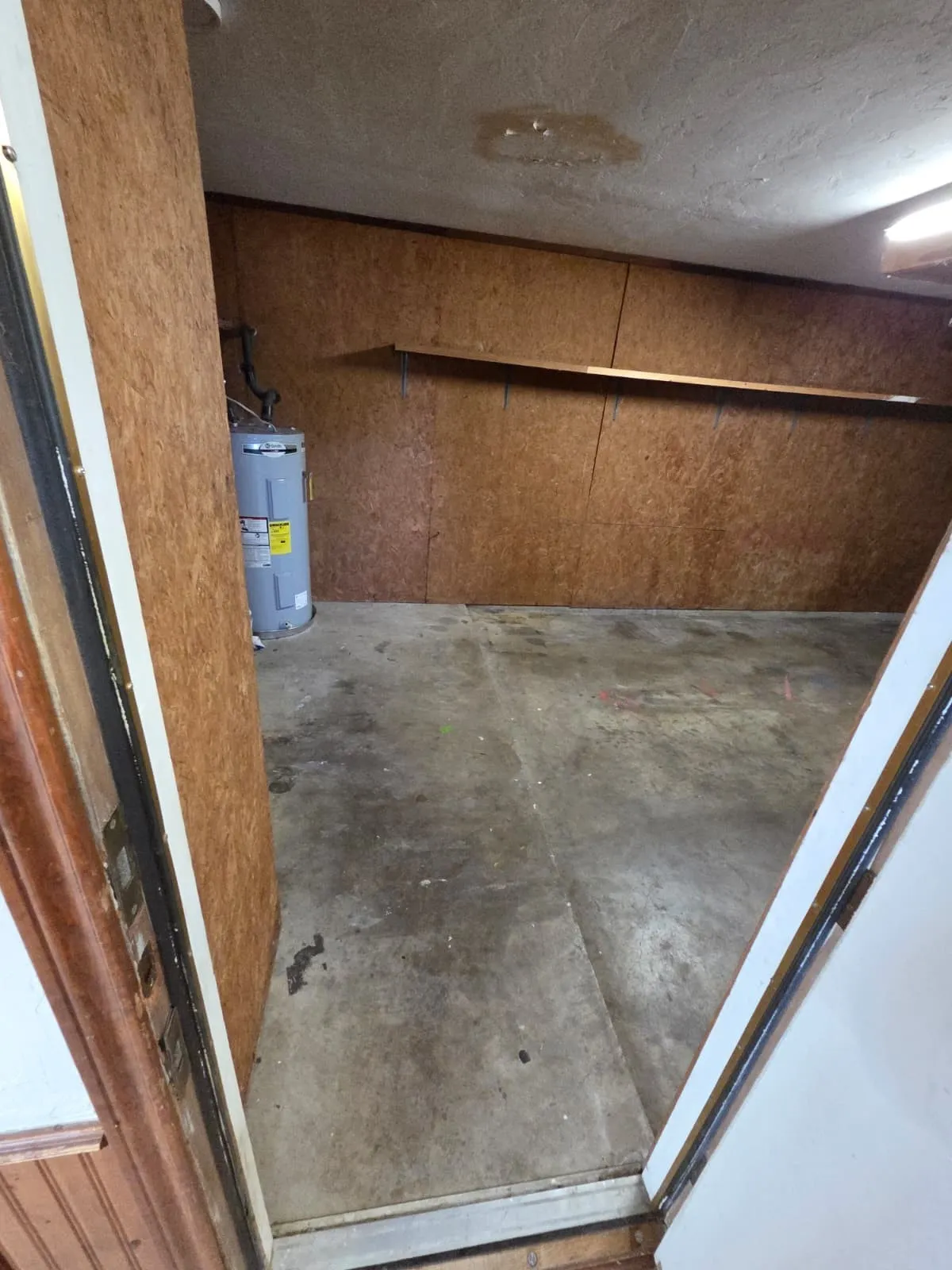Townhouse For Rent in Grayson County , 1500 N Grant Drive A, Sherman, Texas 75092, 3 Bedroom, 2 Bathroom, 1 Garage spaces, 1,874 Sqft, built in 1986, Preowned, mls#21228938, Real Estate Agent in Sherman, Homes For Rent in Grayson county, Homes For Rent in Sherman, Realtor in Sherman Texas, Real Estate Brokerage Independent Realty Texas, Luminita Cordes Realtor