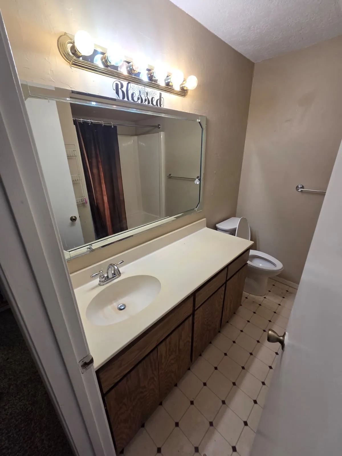 Townhouse For Rent in Grayson County , 1500 N Grant Drive A, Sherman, Texas 75092, 3 Bedroom, 2 Bathroom, 1 Garage spaces, 1,874 Sqft, built in 1986, Preowned, mls#21228938, Real Estate Agent in Sherman, Homes For Rent in Grayson county, Homes For Rent in Sherman, Realtor in Sherman Texas, Real Estate Brokerage Independent Realty Texas, Luminita Cordes Realtor