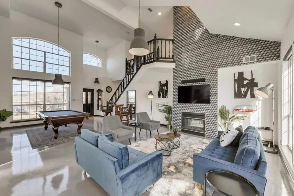 Single Family Residence For Rent in Dallas County , 8324 Autumncrest Court, Dallas, Texas 75249, 5 Bedrooms, 3 Bathrooms, 2 Garage spaces, 2,306 Sqft, built in 1989, Preowned, Price $5,000, mls#21228946, Real Estate Agent in Dallas, Homes For Rent in Dallas county, Homes For Rent in Dallas, Realtor in Dallas Texas, Real Estate Brokerage Independent Realty Texas, Luminita Cordes Realtor