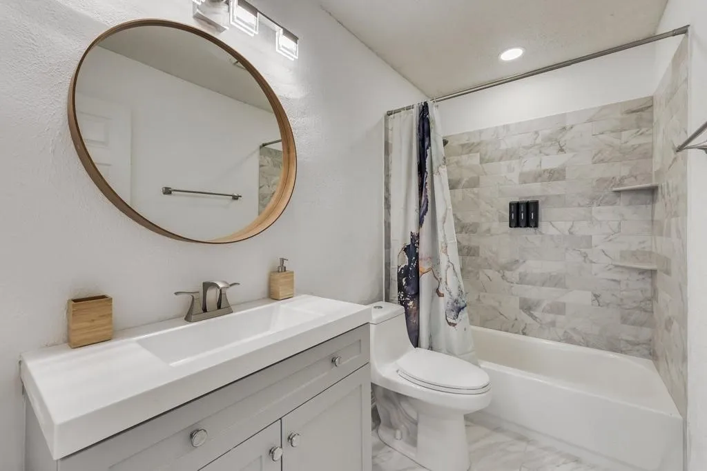Single Family Residence For Rent in Dallas County , 8324 Autumncrest Court, Dallas, Texas 75249, 5 Bedrooms, 3 Bathrooms, 2 Garage spaces, 2,306 Sqft, built in 1989, Preowned, Price $5,000, mls#21228946, Real Estate Agent in Dallas, Homes For Rent in Dallas county, Homes For Rent in Dallas, Realtor in Dallas Texas, Real Estate Brokerage Independent Realty Texas, Luminita Cordes Realtor