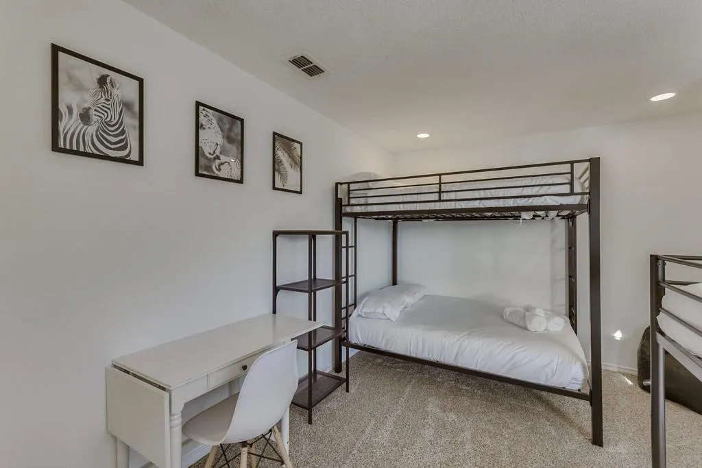 Single Family Residence For Rent in Dallas County , 8324 Autumncrest Court, Dallas, Texas 75249, 5 Bedrooms, 3 Bathrooms, 2 Garage spaces, 2,306 Sqft, built in 1989, Preowned, Price $5,000, mls#21228946, Real Estate Agent in Dallas, Homes For Rent in Dallas county, Homes For Rent in Dallas, Realtor in Dallas Texas, Real Estate Brokerage Independent Realty Texas, Luminita Cordes Realtor