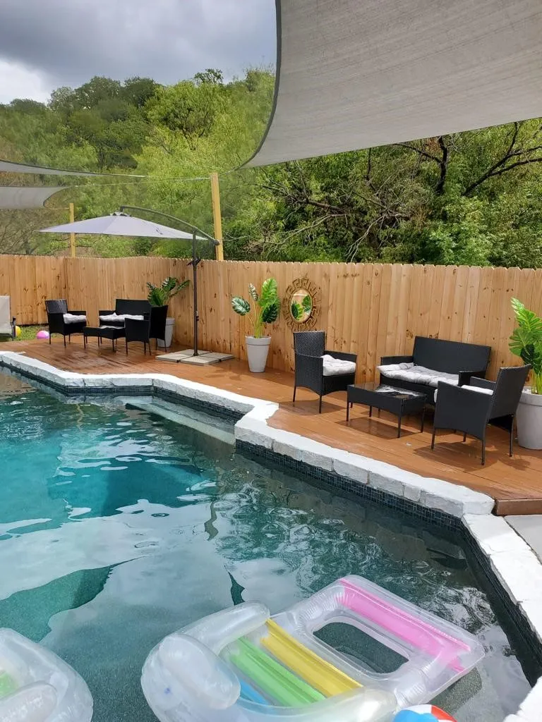 Single Family Residence For Rent in Dallas County , 8324 Autumncrest Court, Dallas, Texas 75249, 5 Bedrooms, 3 Bathrooms, 2 Garage spaces, 2,306 Sqft, built in 1989, Preowned, Price $5,000, mls#21228946, Real Estate Agent in Dallas, Homes For Rent in Dallas county, Homes For Rent in Dallas, Realtor in Dallas Texas, Real Estate Brokerage Independent Realty Texas, Luminita Cordes Realtor