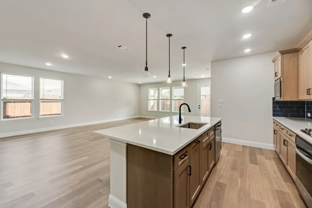 Single Family Residence For Sale in Collin County , 208 Starlight Drive, Anna, Texas 75409, 4 Bedroom, 3 Bathroom, 2 Garage spaces, 2,519 Sqft, built in 2026, New Construction - Complete, mls#21228975, Real Estate Agent in Anna, Homes For Sale in Collin county, Homes For Sale in Anna, Realtor in Anna Texas, Real Estate Brokerage Independent Realty Texas, Luminita Cordes Realtor