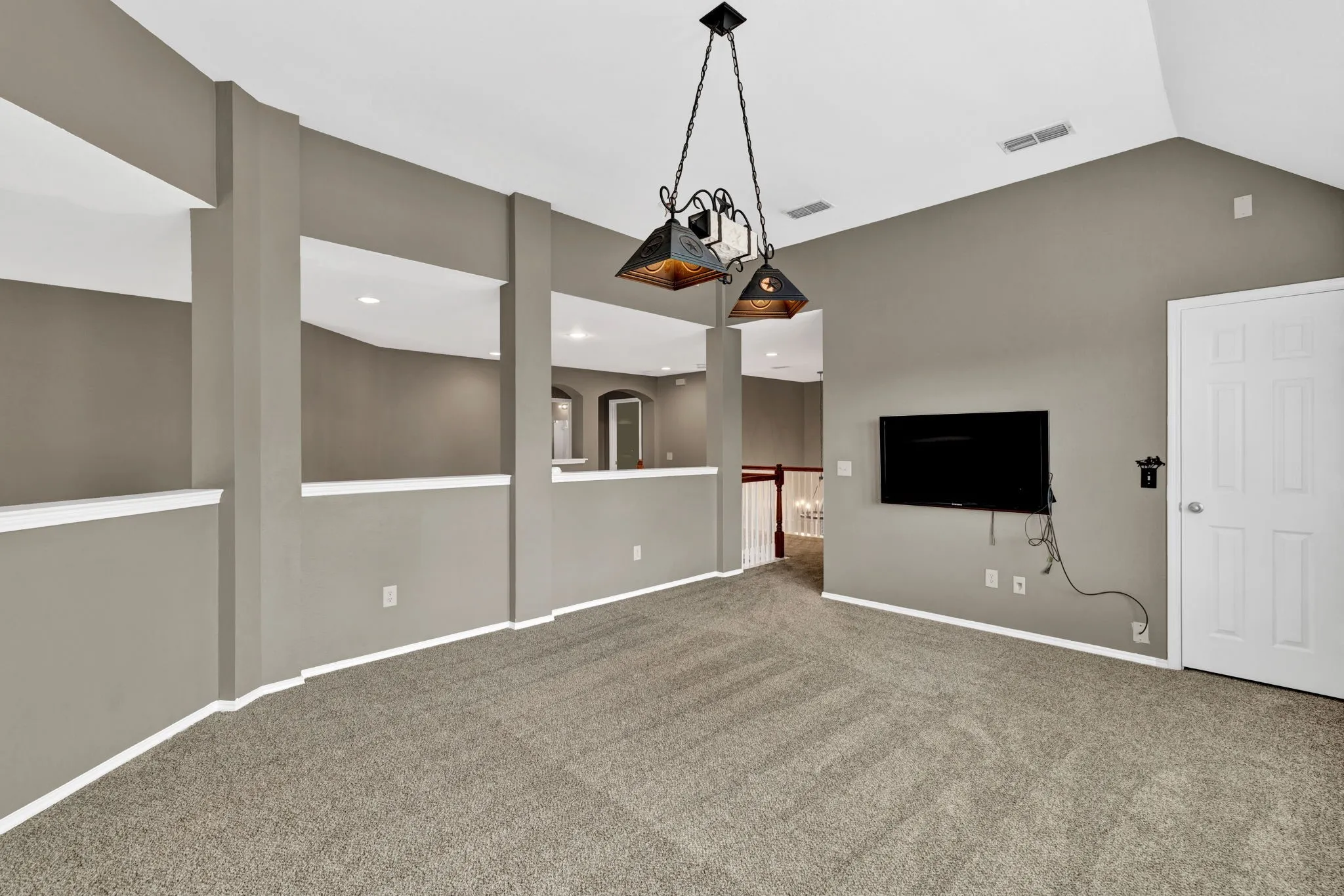 Single Family Residence For Sale in Denton County , 1097 Southampton Drive, Frisco, Texas 75036, 4 Bedroom, 4 Bathroom, 2 Garage spaces, 3,152 Sqft, built in 2003, mls#21223921, Real Estate Agent in Frisco, Homes For Sale in Denton county, Homes For Sale in Frisco, Realtor in Frisco Texas, Real Estate Brokerage Independent Realty Texas, Luminita Cordes Realtor