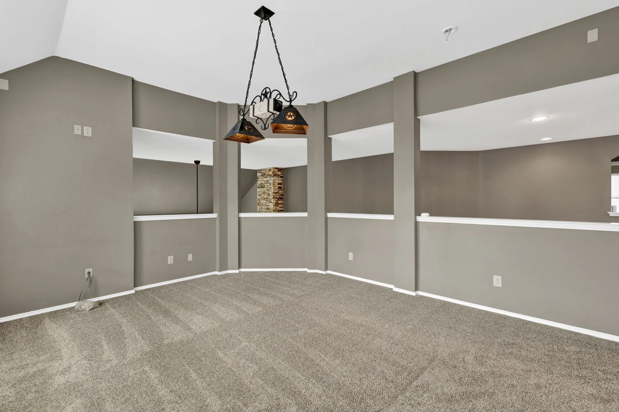 Single Family Residence For Sale in Denton County , 1097 Southampton Drive, Frisco, Texas 75036, 4 Bedroom, 4 Bathroom, 2 Garage spaces, 3,152 Sqft, built in 2003, mls#21223921, Real Estate Agent in Frisco, Homes For Sale in Denton county, Homes For Sale in Frisco, Realtor in Frisco Texas, Real Estate Brokerage Independent Realty Texas, Luminita Cordes Realtor