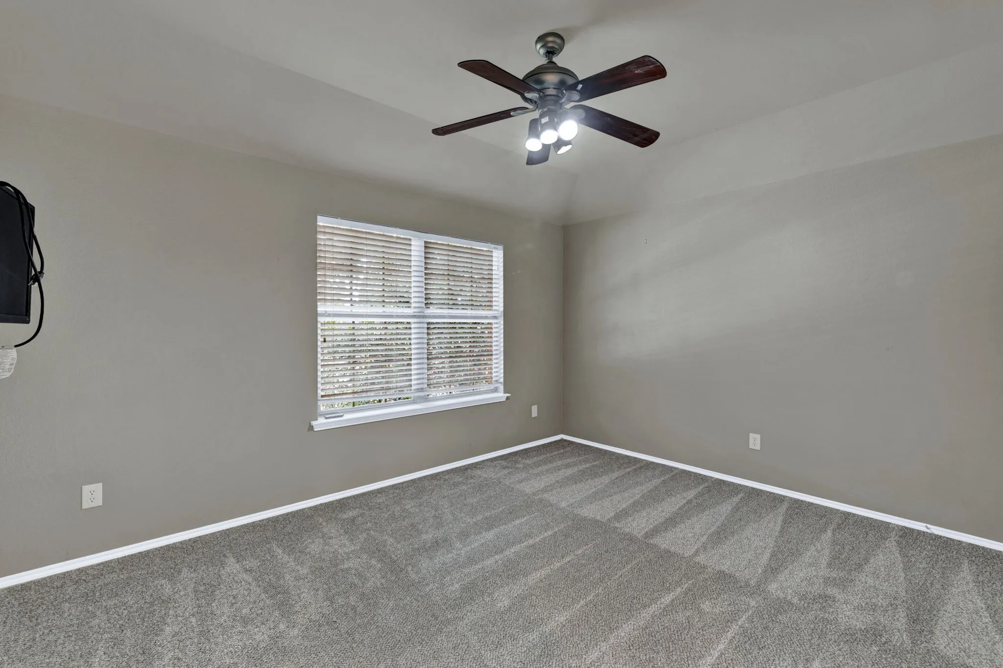 Single Family Residence For Sale in Denton County , 1097 Southampton Drive, Frisco, Texas 75036, 4 Bedroom, 4 Bathroom, 2 Garage spaces, 3,152 Sqft, built in 2003, mls#21223921, Real Estate Agent in Frisco, Homes For Sale in Denton county, Homes For Sale in Frisco, Realtor in Frisco Texas, Real Estate Brokerage Independent Realty Texas, Luminita Cordes Realtor