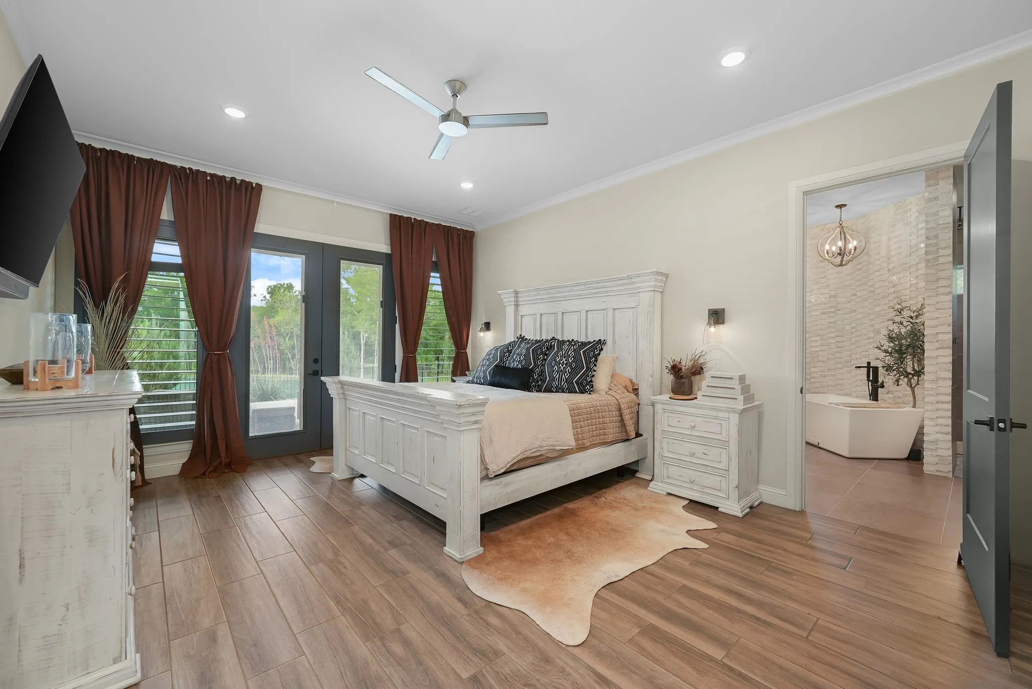 Single Family Residence For Sale in Kaufman County , 2100 Lake Crest Lane, Wills Point, Texas 75169, 3 Bedroom, 3 Bathroom, 3 Garage spaces, 2,758 Sqft, built in 2020, Preowned, mls#21228742, Real Estate Agent in Wills Point, Homes For Sale in Kaufman county, Homes For Sale in Wills Point, Realtor in Wills Point Texas, Real Estate Brokerage Independent Realty Texas, Luminita Cordes Realtor
