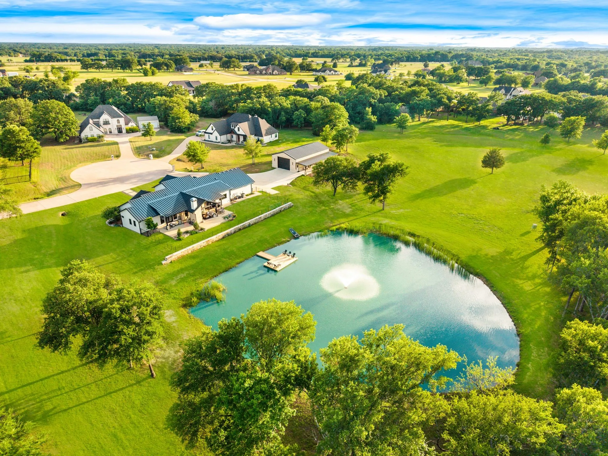 Single Family Residence For Sale in Kaufman County , 2100 Lake Crest Lane, Wills Point, Texas 75169, 3 Bedroom, 3 Bathroom, 3 Garage spaces, 2,758 Sqft, built in 2020, Preowned, mls#21228742, Real Estate Agent in Wills Point, Homes For Sale in Kaufman county, Homes For Sale in Wills Point, Realtor in Wills Point Texas, Real Estate Brokerage Independent Realty Texas, Luminita Cordes Realtor